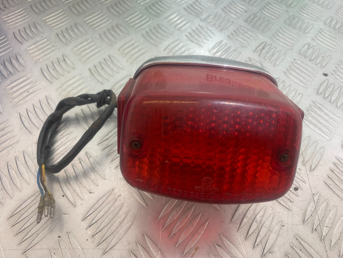 YAMAHA XV535 XV 535 VIRAGO REAR LIGHT YEAR 1994-02 (CMB1139)