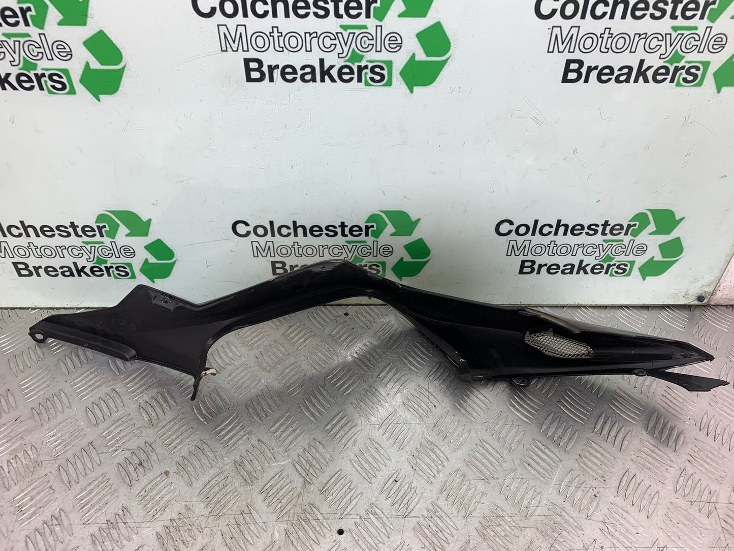 MV AGUSTA 800 F3 LEFT SEAT PANEL YEAR 2017-2019 (CMB1227)