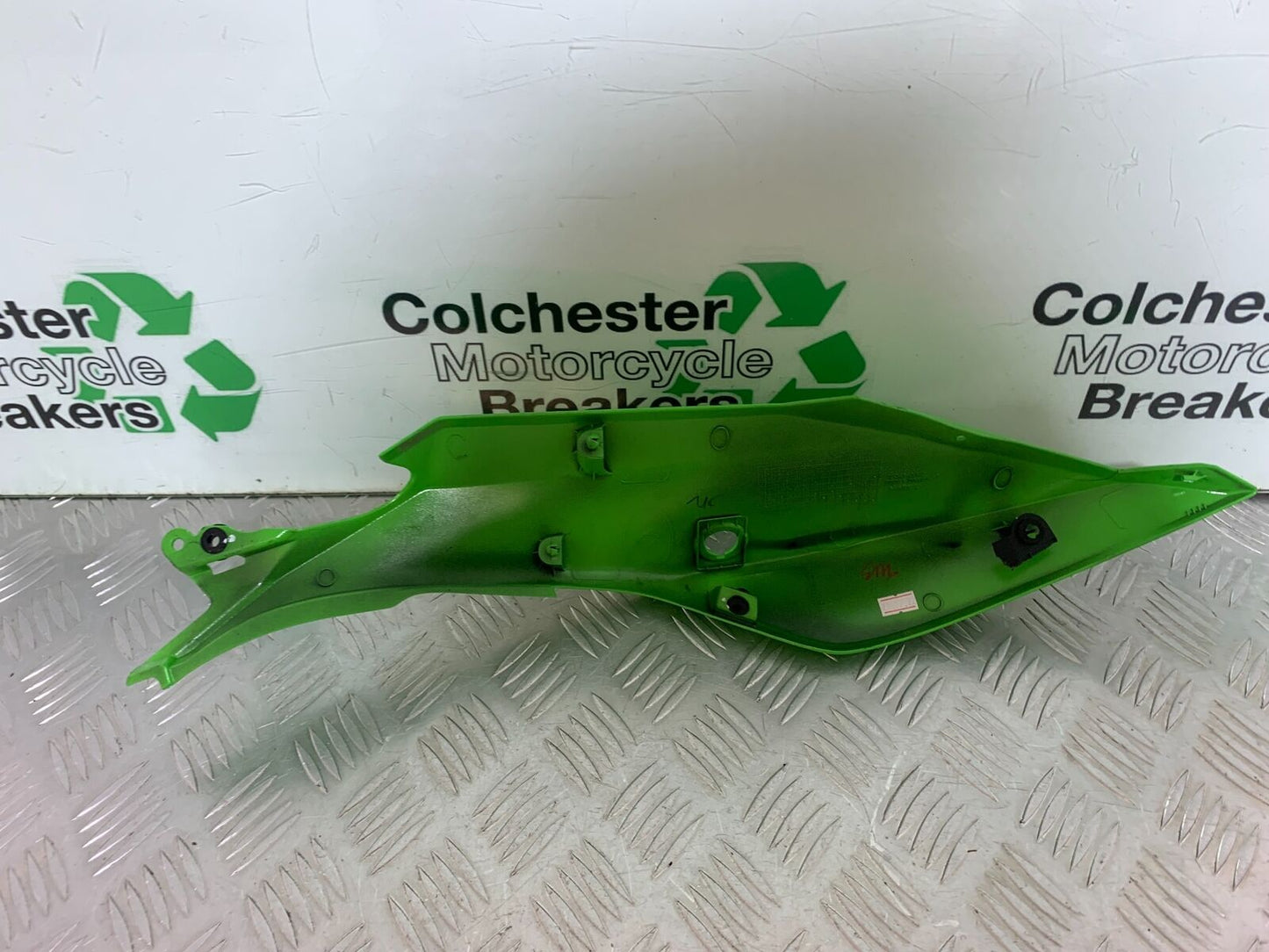 KAWASAKI NINJA 400 EX 400 LEFT SEAT PANEL YEAR 2024 (CMB1075)
