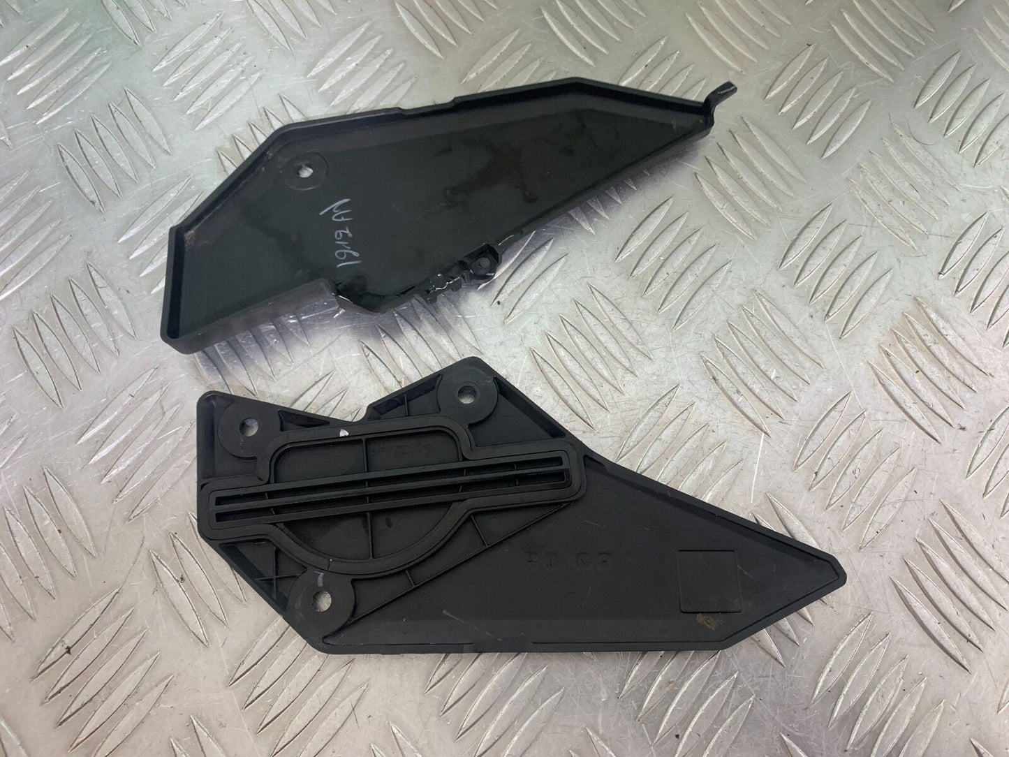 KAWASAKI Z300 ER300 LEFT AND RIGHT INFILLS YEAR 2016-2018 (CMB1056)