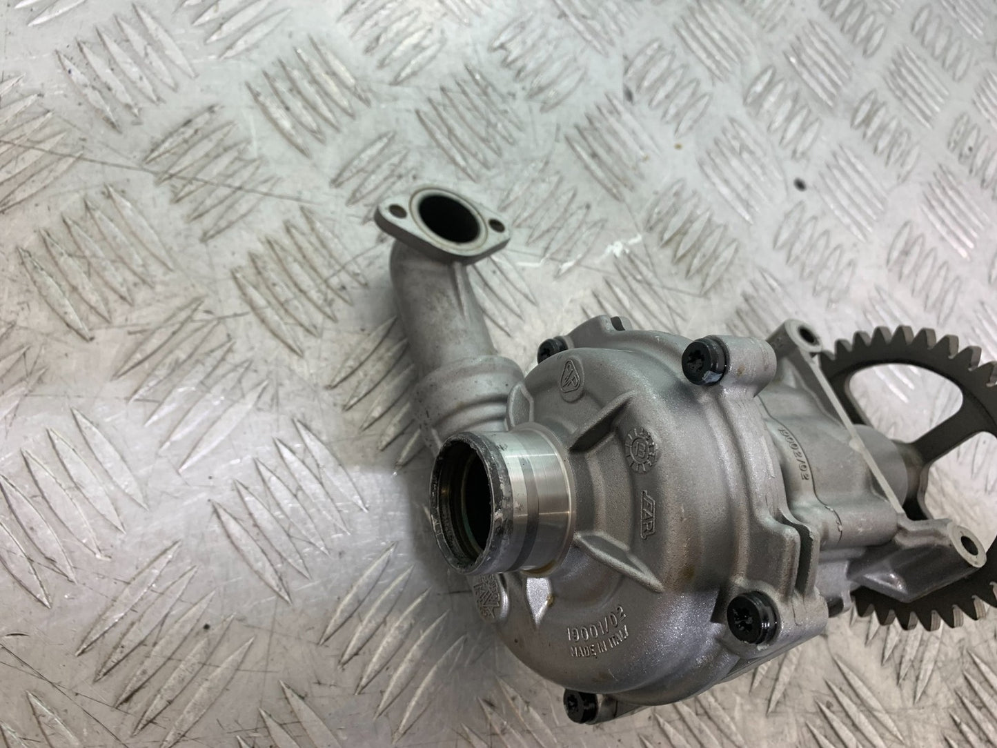 MV AGUSTA 675 F3 OIL PUMP YEAR 2012-2016 (CMB1302)