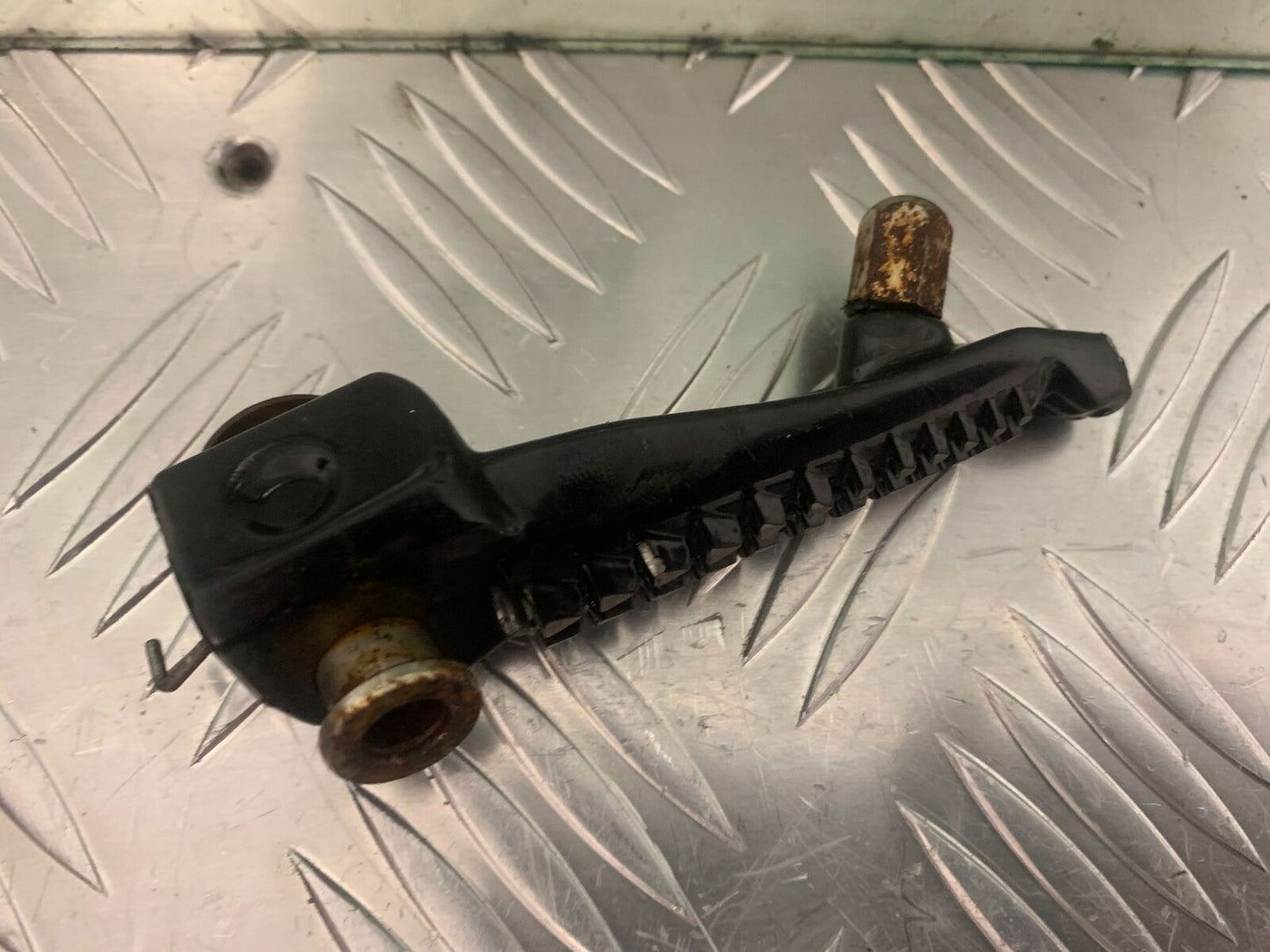 KAWASAKI ZX6R ZX6 R FRONT RIGHT FOOTPEG YEAR 2007 2008 (STOCK 973)