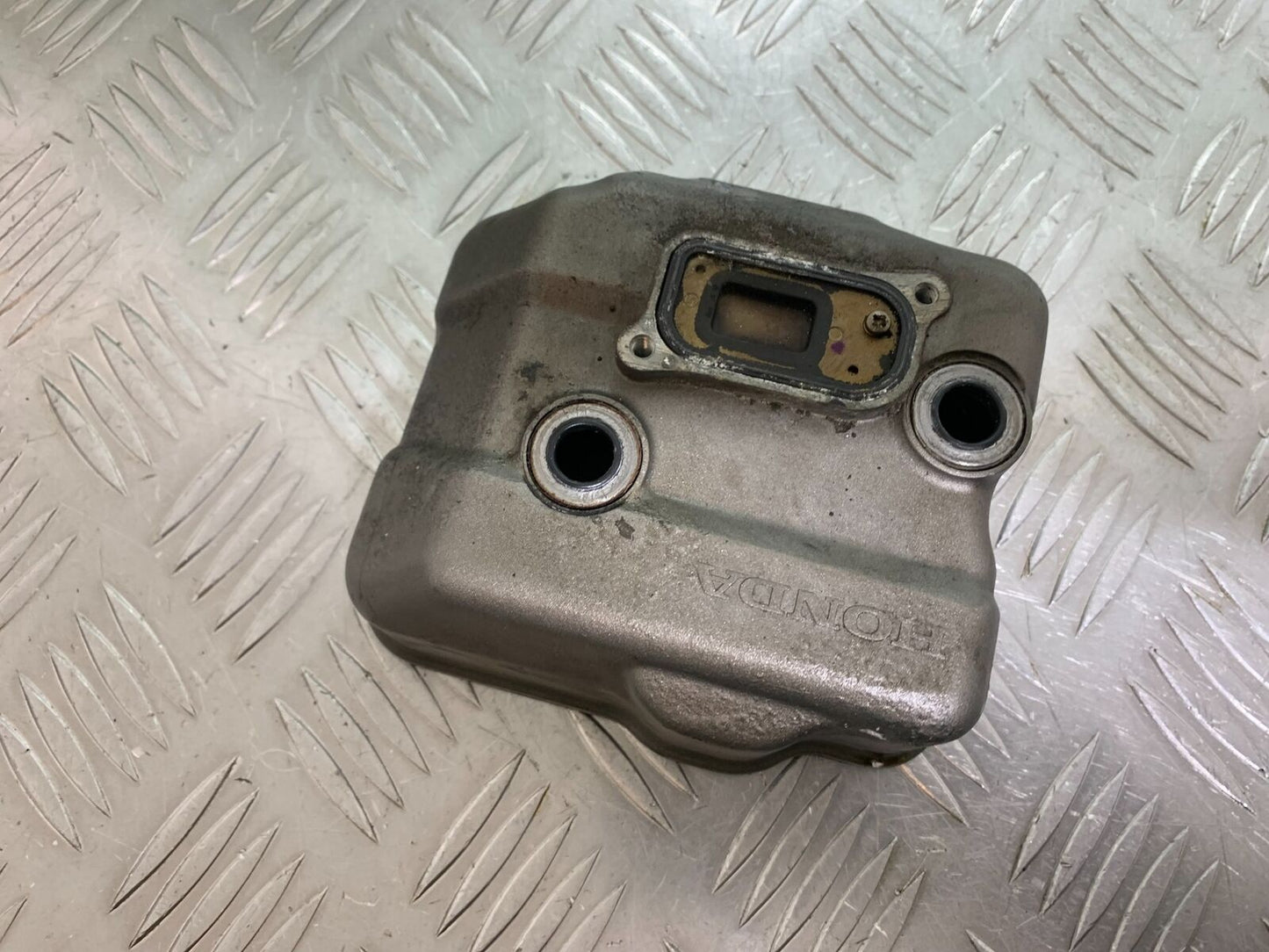 HONDA CBR125 CBR 125 ROCKER COVER YEAR 2004-06 (CMB1040)
