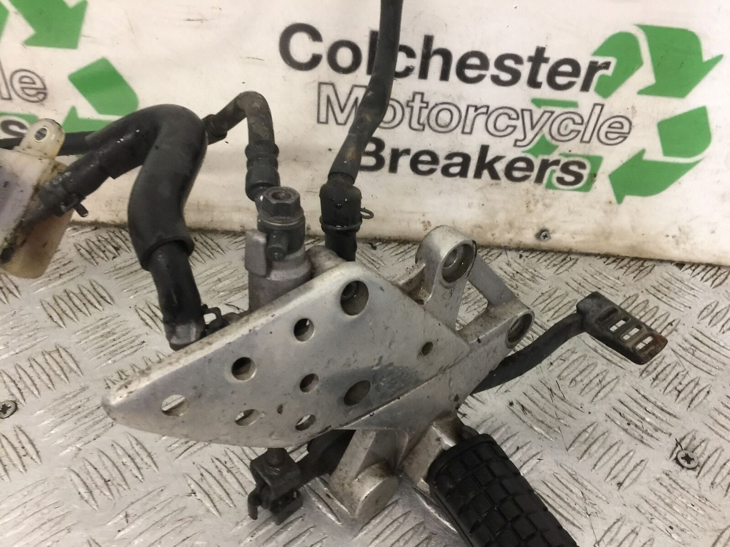 HONDA CBR125 CBR 125 FRONT RIGHT HANGER YEAR 2007-10 (STOCK 884)