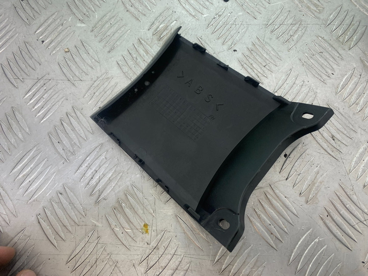 YAMAHA YBR125 YBR 125 TAIL PIECE JOINER YEAR 2010-2017 (CMB1163)