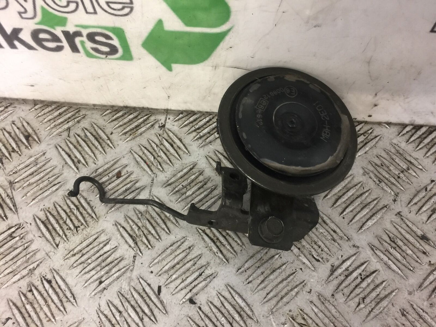 HONDA VFR800 VFR 800 PRE V-TEC HORN YEAR 1998-2001 (STOCK 370)