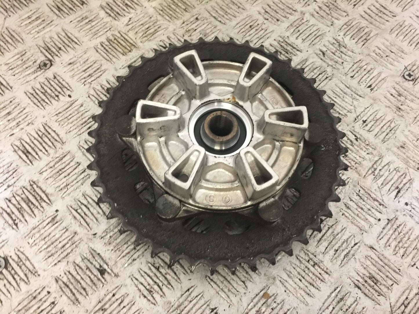 HONDA CBR600 CBR 600 F4I SPORT SPROCKET CARRIER YEAR 2001-04 (STOCK 717)