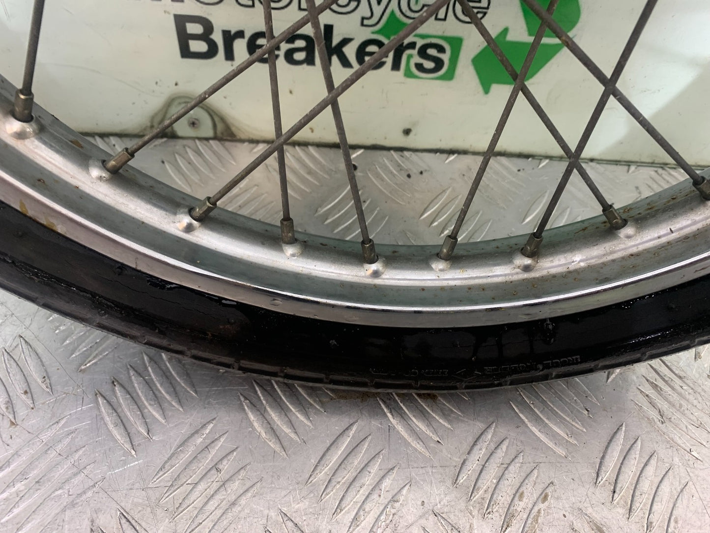 SUZUKI GP100 GP 100 FRONT WHEEL YEAR 1978-1988 (CMB1259)