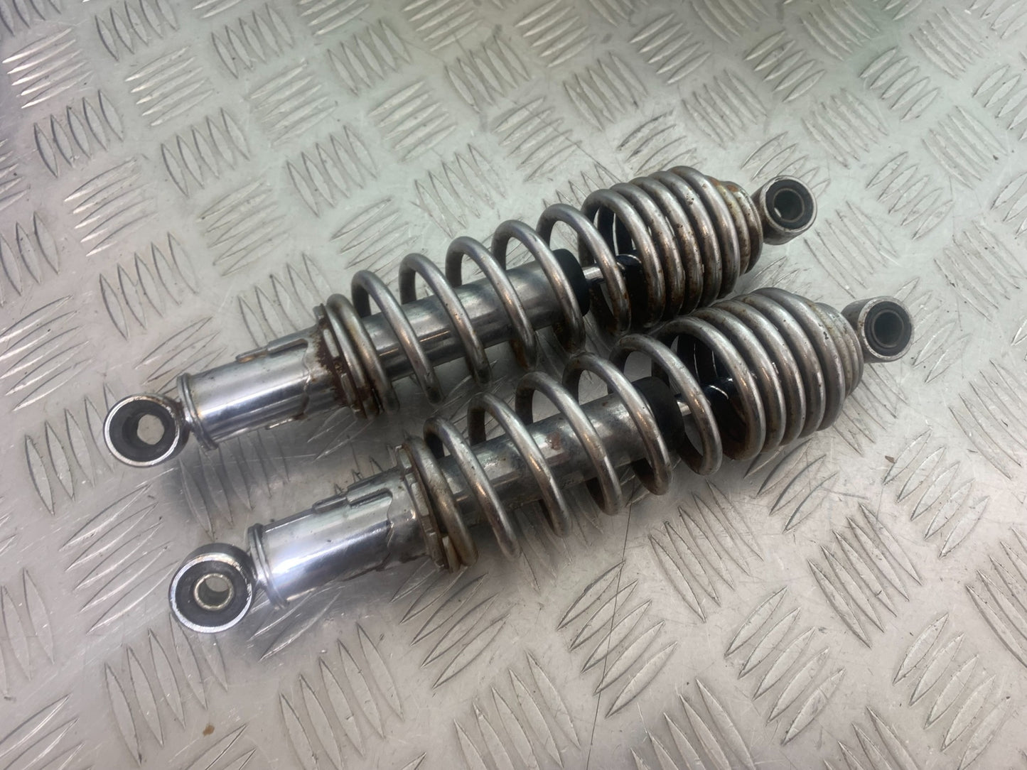 YAMAHA XV535 XV 535 VIRAGO REAR SHOCKS YEAR 1994-02 (CMB1139)