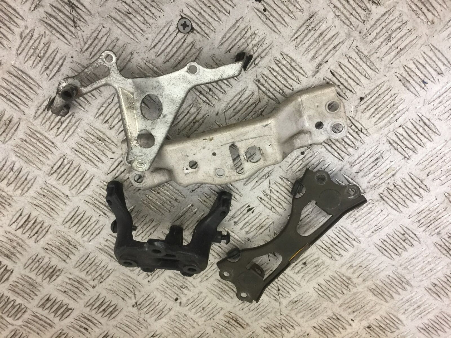 HONDA CBR1000 rr FIREBLADE BRACKETS YEAR 2004-07 (STOCK 690)