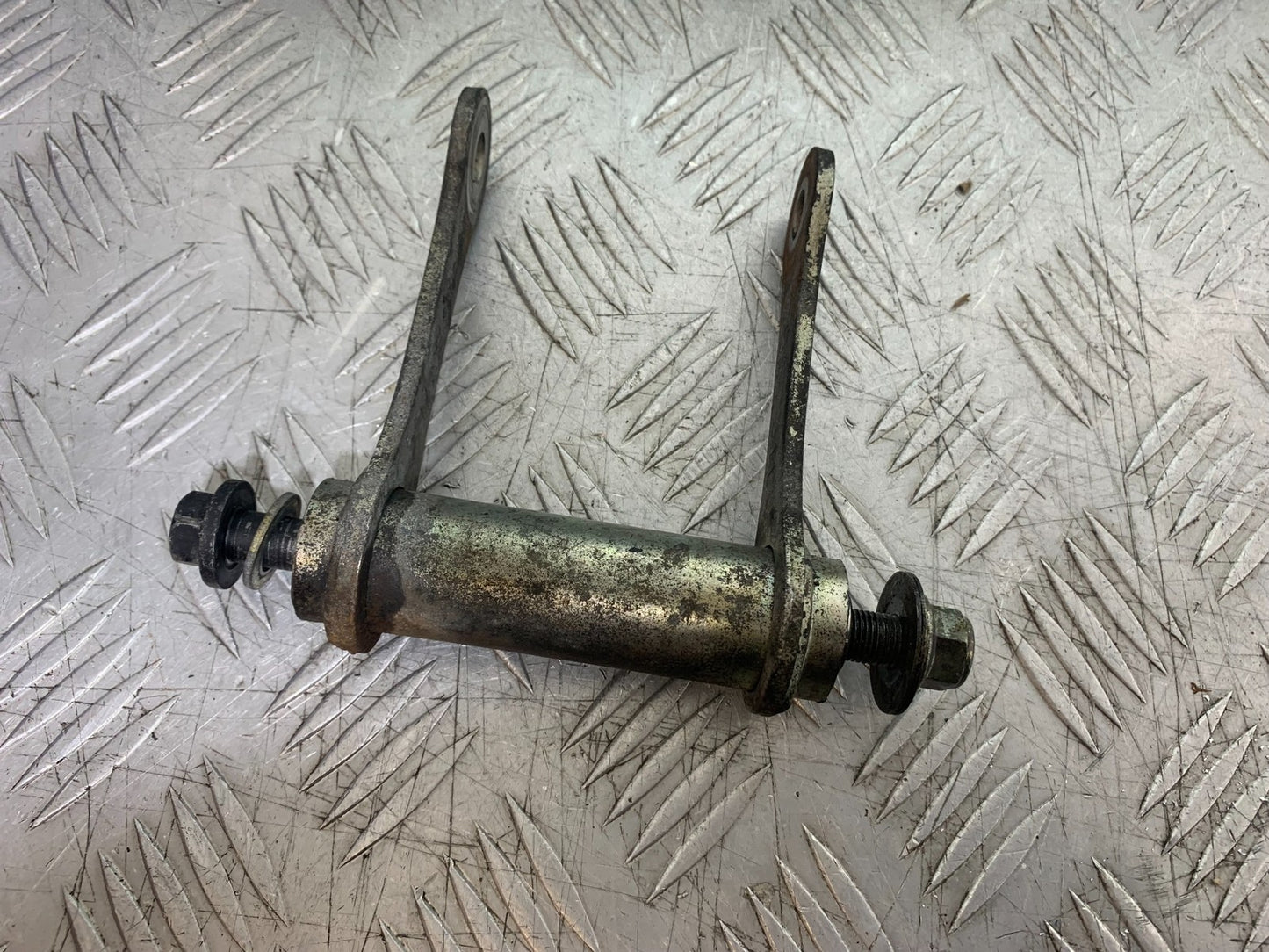 TRIUMPH 1050 SPEED TRIPLE REAR SHOCK LINKAGE YEAR 2005-2007 (CMB1322)