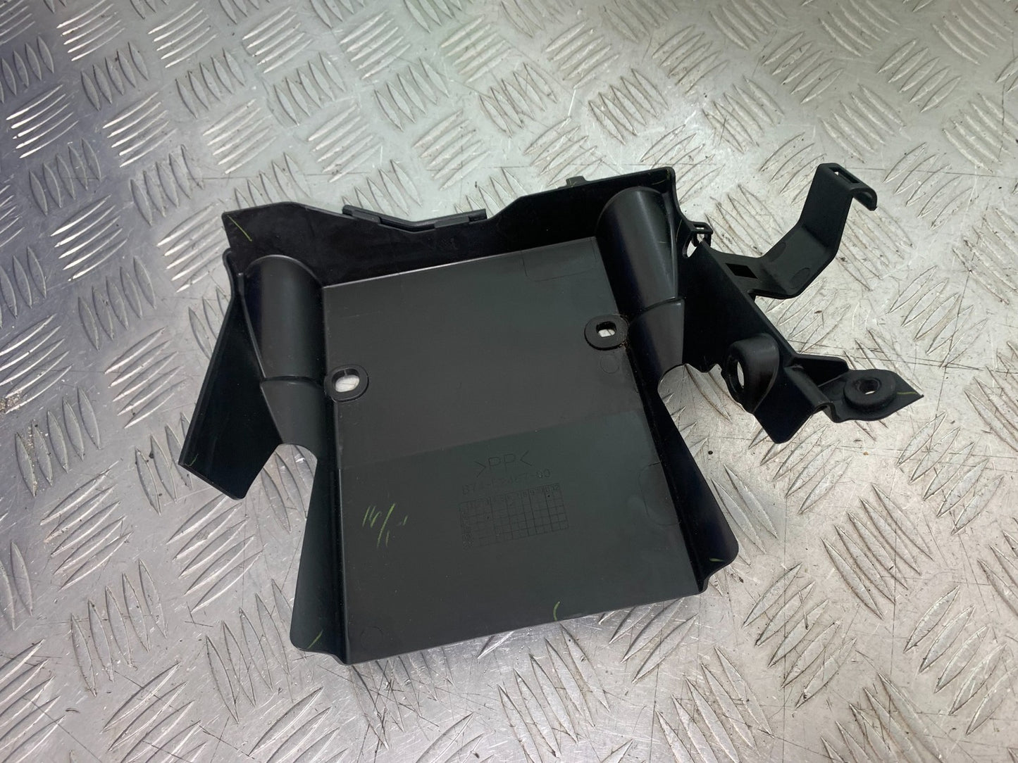 YAMAHA XMAX 300 INFILL PANEL YEAR 2017-2020 (CMB1218)