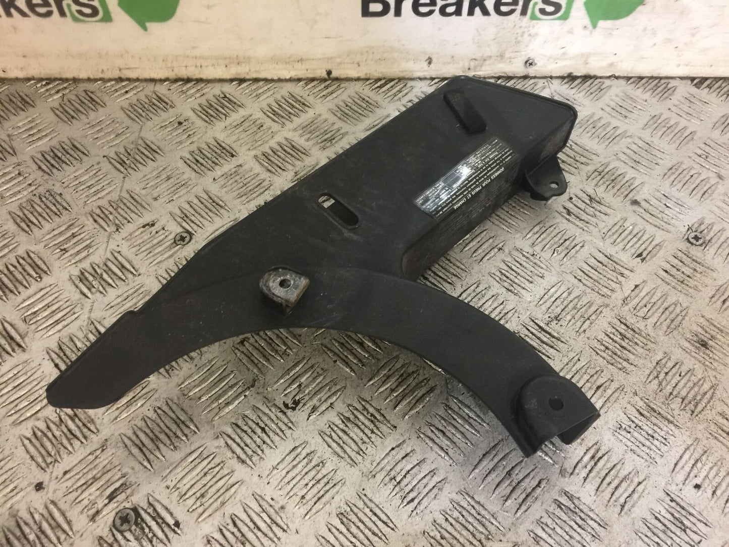 KAWASAKI VN900 CLASSIC CHAIN GUARD YEAR 2006-2015 (STOCK 706)