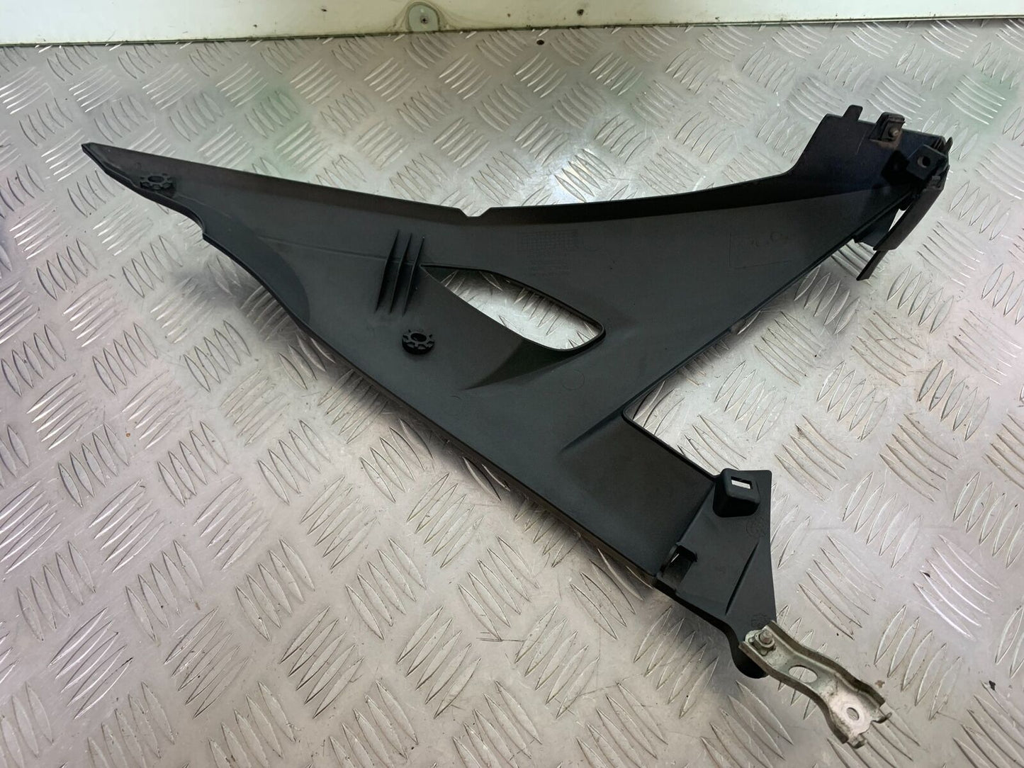 HONDA CBR500R CBR 500 R RIGHT BELLYPAN YEAR 2016 (CMB1066)