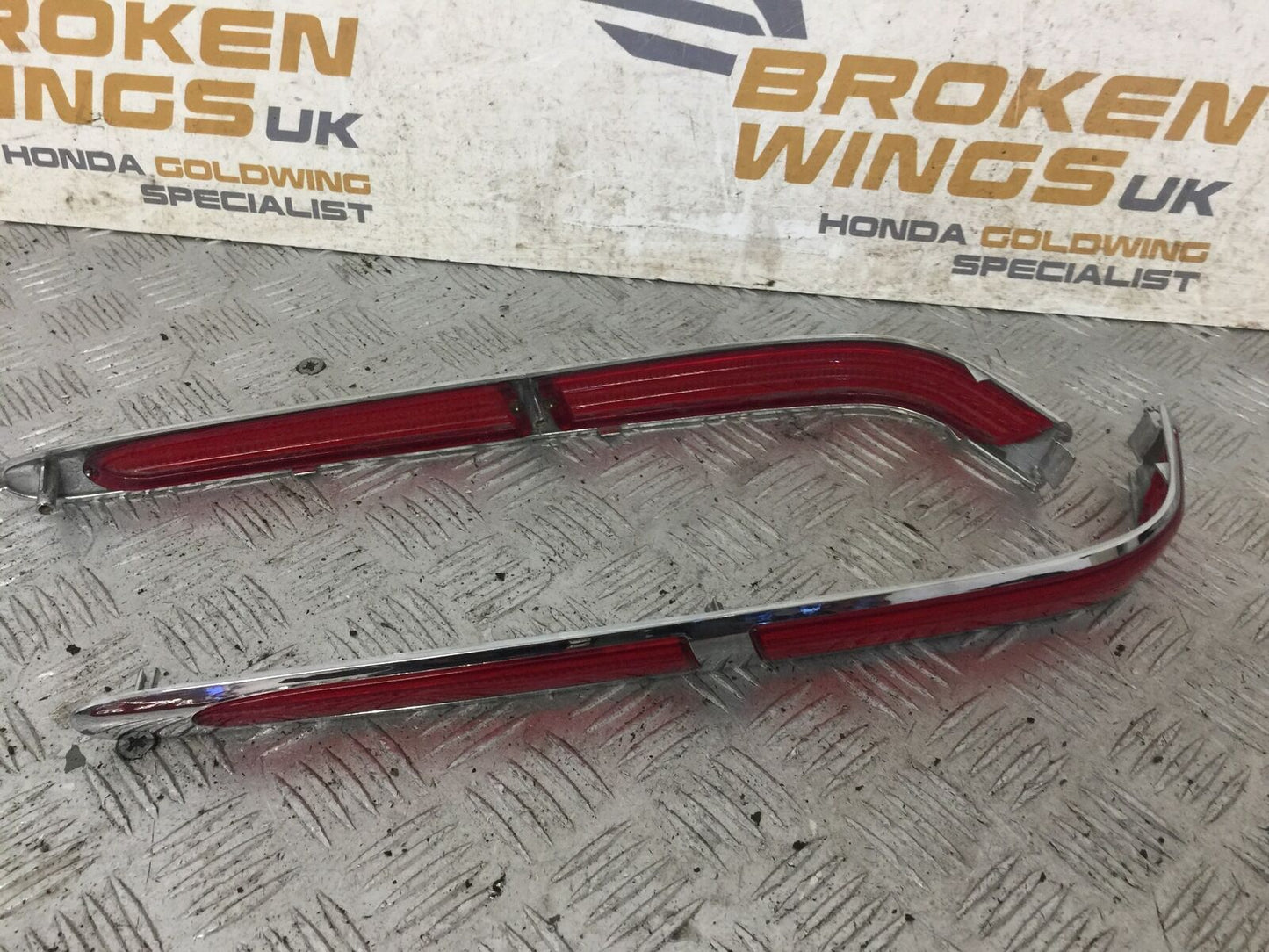 HONDA GL1800 GL 1800 LEFT AND RIGHT TOP BOX REFLECTORS 2004-10 ABS (STOCK 890)
