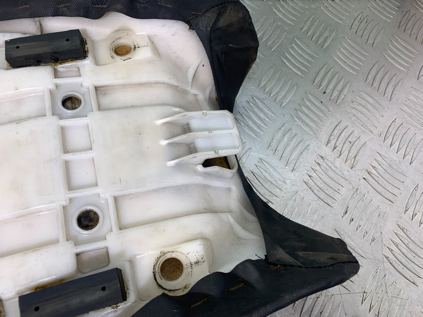 SUZUKI GSF1200 GSF 1200 BANDIT SEAT YEAR 2001-2004 (CMB1188)