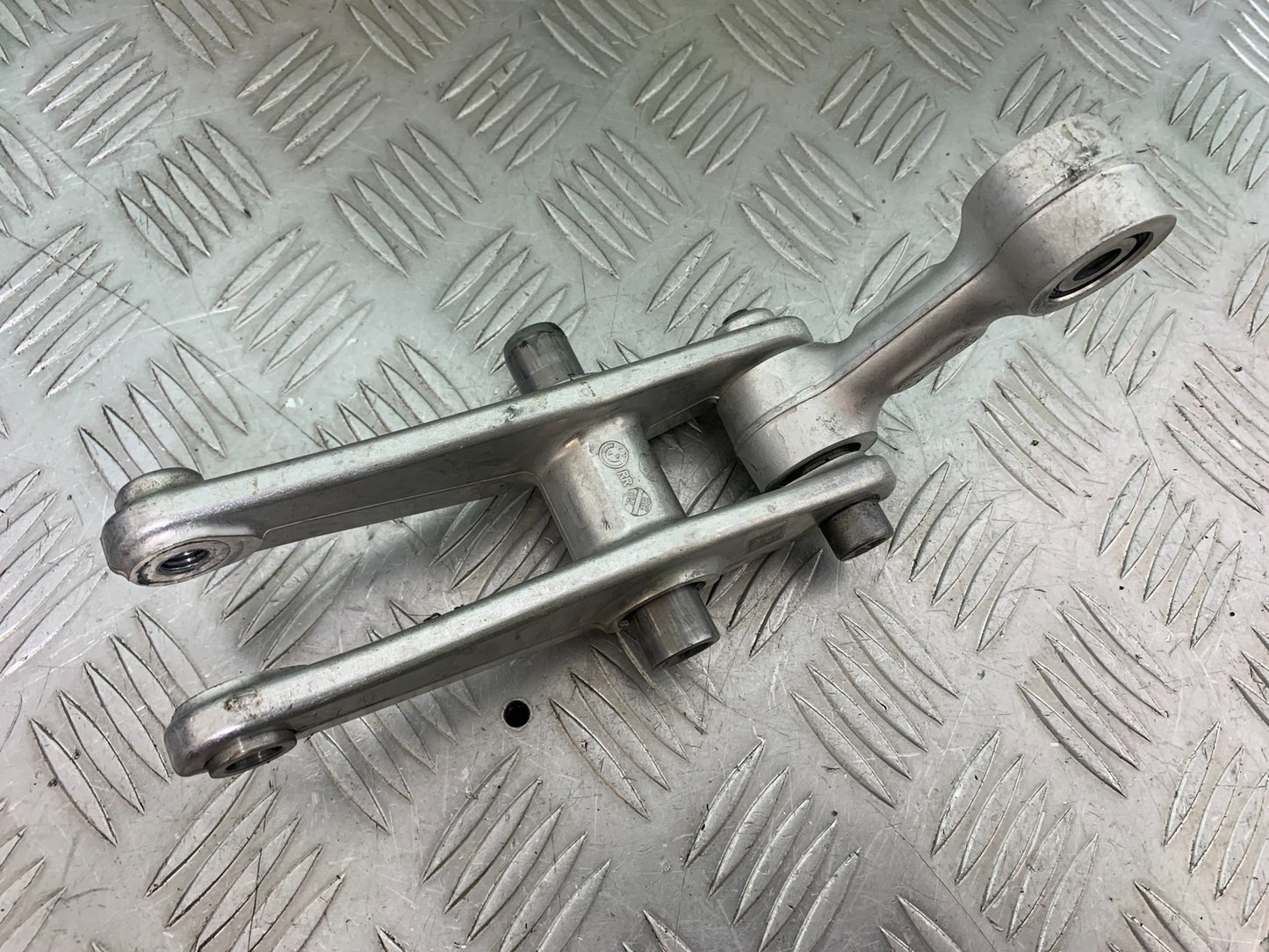 BMW M1000 R REAR SHOCK LINKAGE YEAR 2023-2024 (CMB1140)
