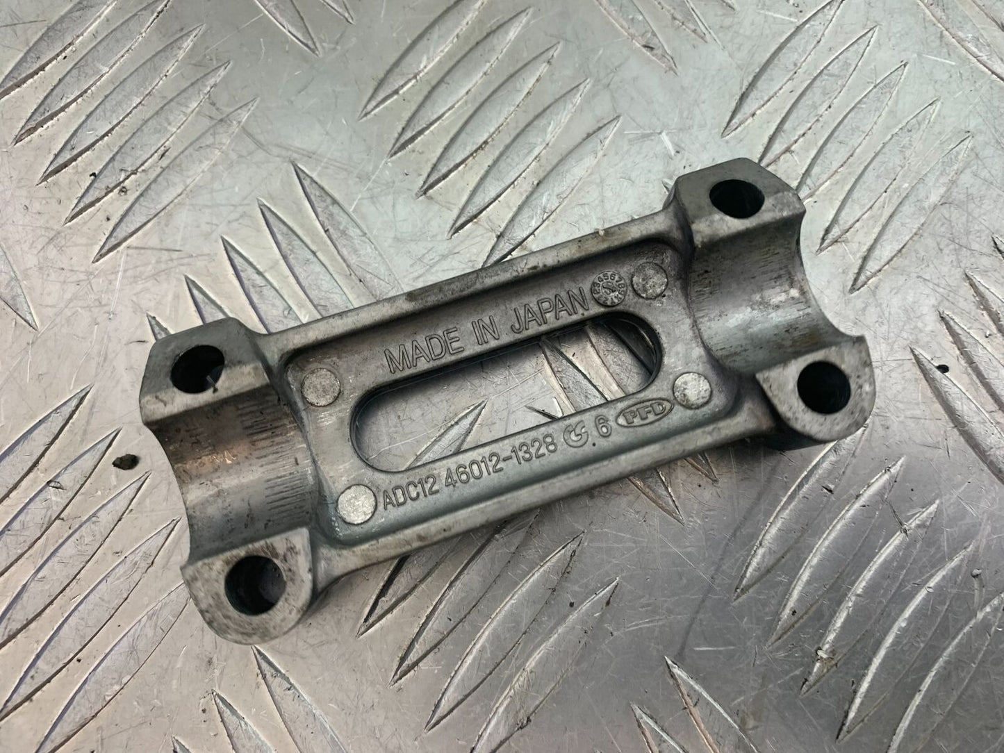 KAWASAKI ER6 F HANDLEBAR CLAMP YEAR 2005-2008 (CMB1098)