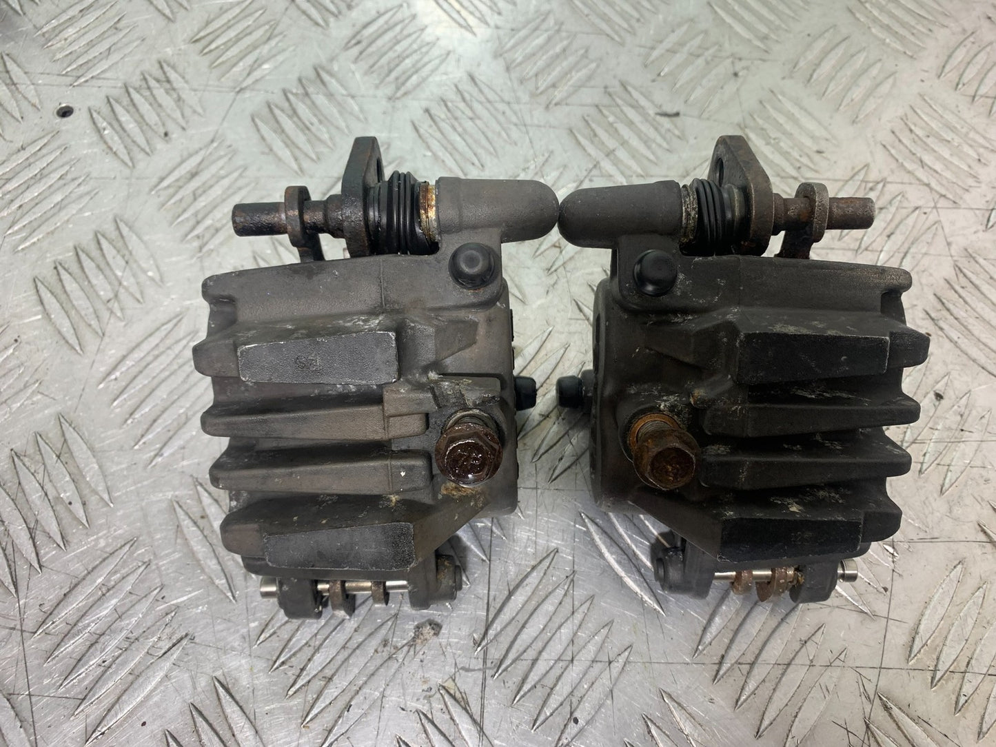 SUZUKI SV650 SV 650 mk1 FRONT BRAKE CALIPERS YEAR 1999-2002 (CMB1208)