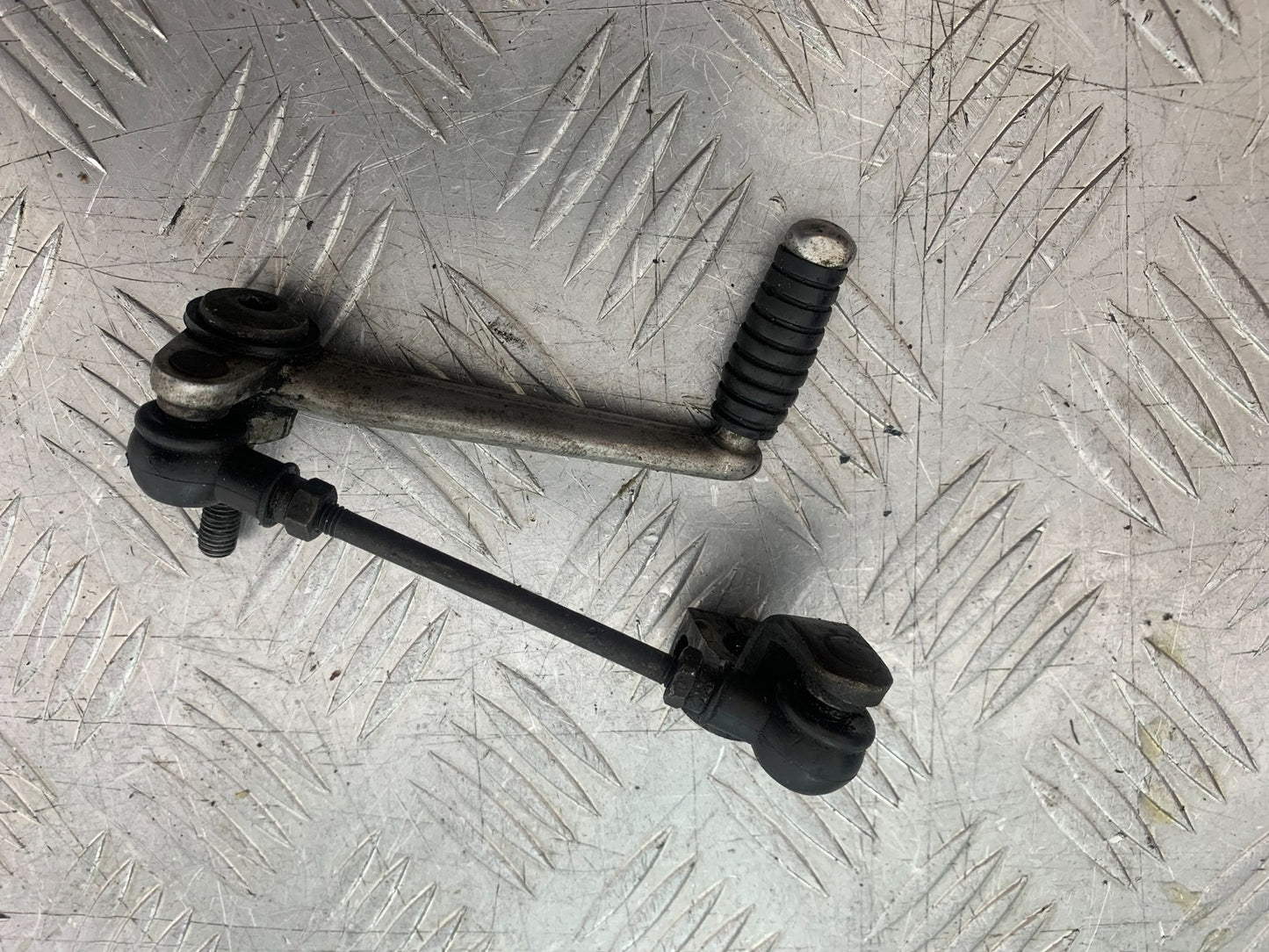 KAWASAKI GPZ600 GPZ 600 GEAR LEVER YEAR 1988-90 (CMB1258)