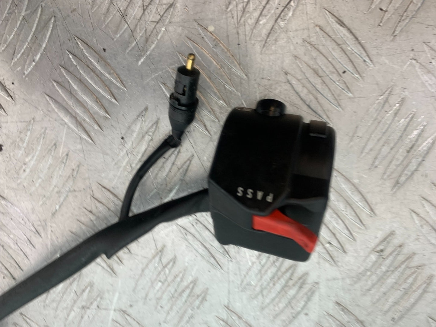 TRIUMPH 1050 SPRINT ST LEFT SWITCH GEAR 2003-2011 (CMB1285)