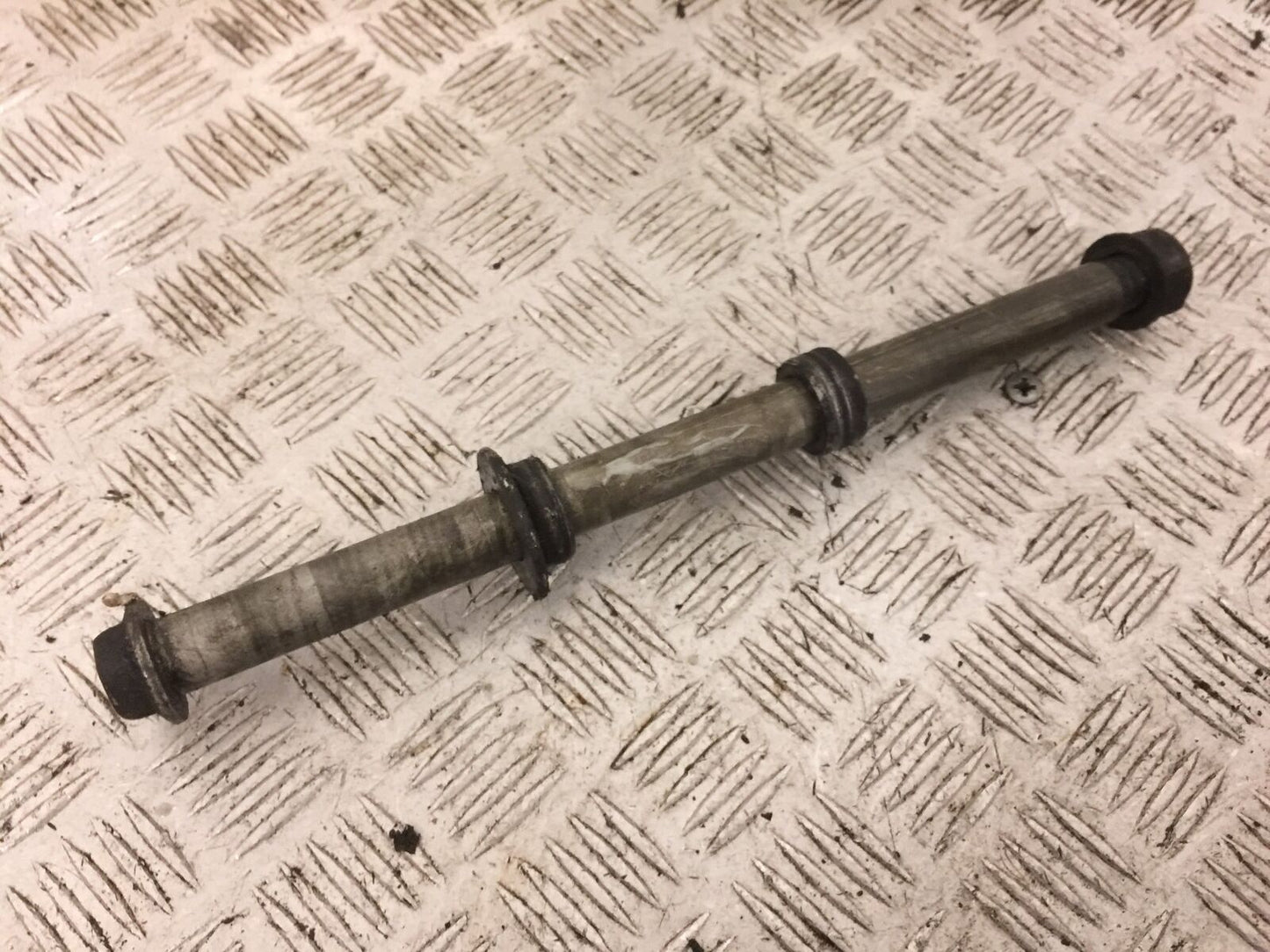 HONDA CB600 CB 600 F-9 HORNET REAR WHEEL SPINDLE 2010 (STOCK 782)