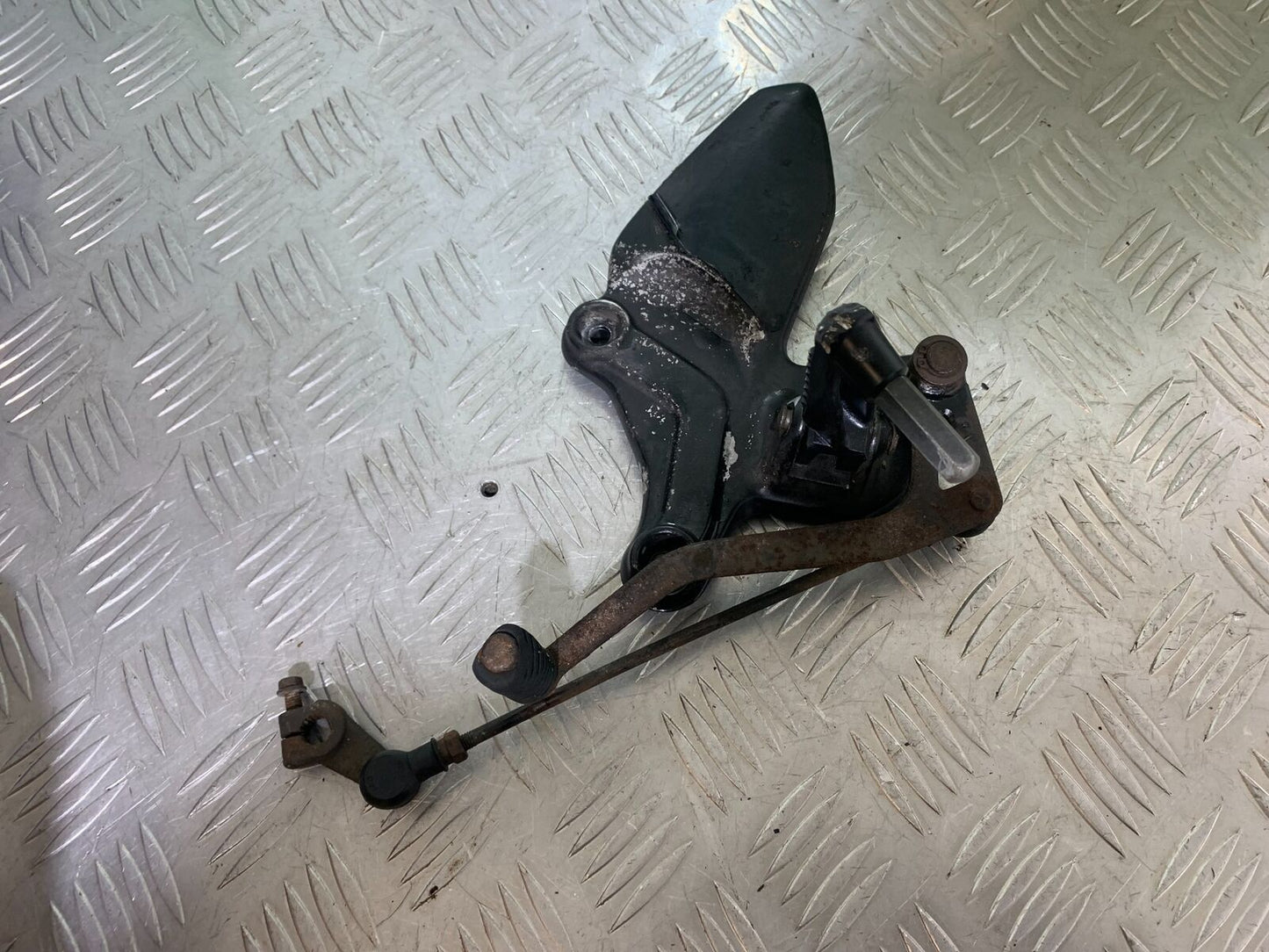 SUZUKI SV650 X SV 650 X FRONT LEFT HANGER YEAR 2018-2022 (CMB1081)