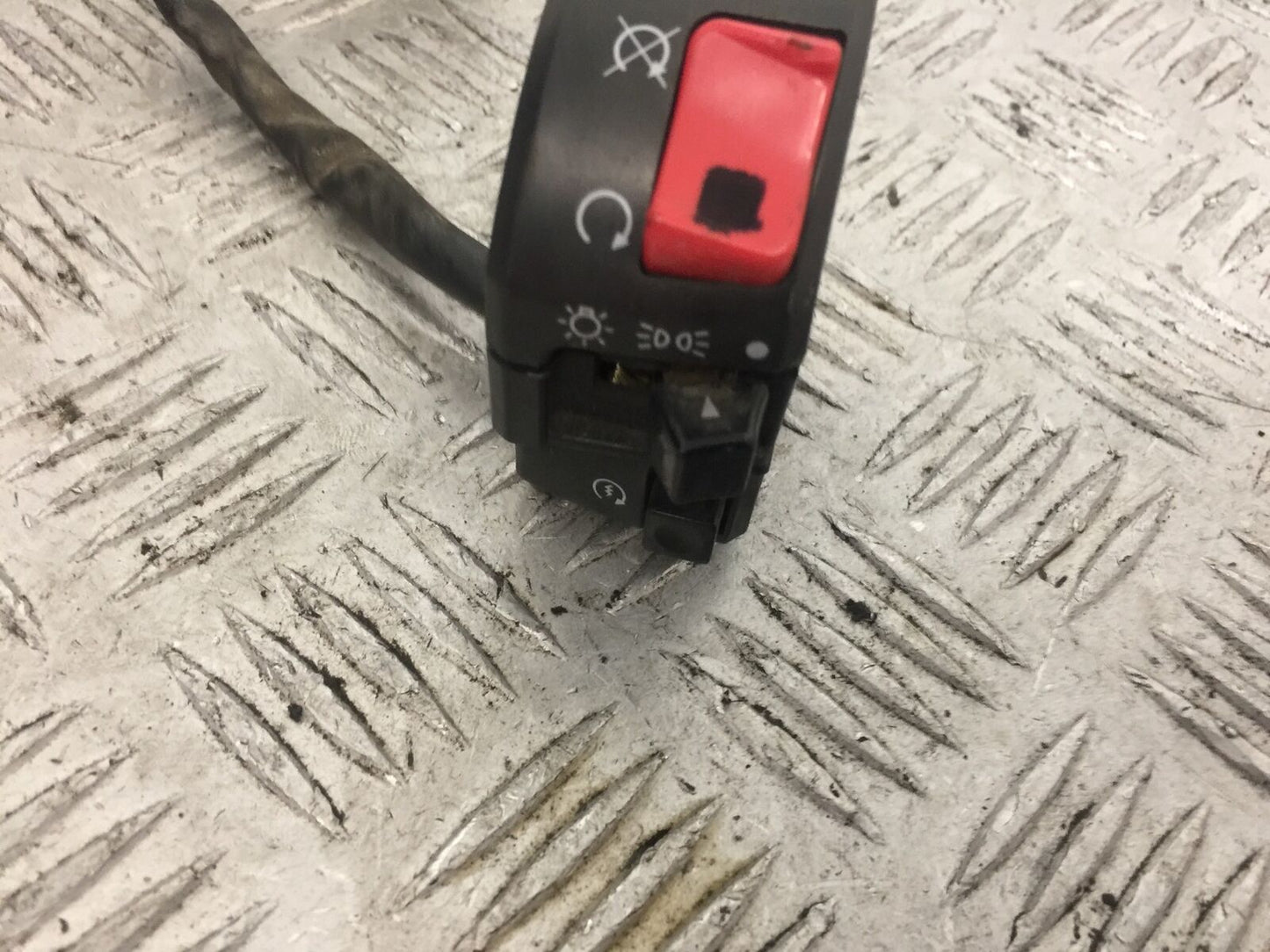 DUCATI MONSTER S4 916 RIGHT SWITCH GEAR YEAR 2001 STOCK (755)