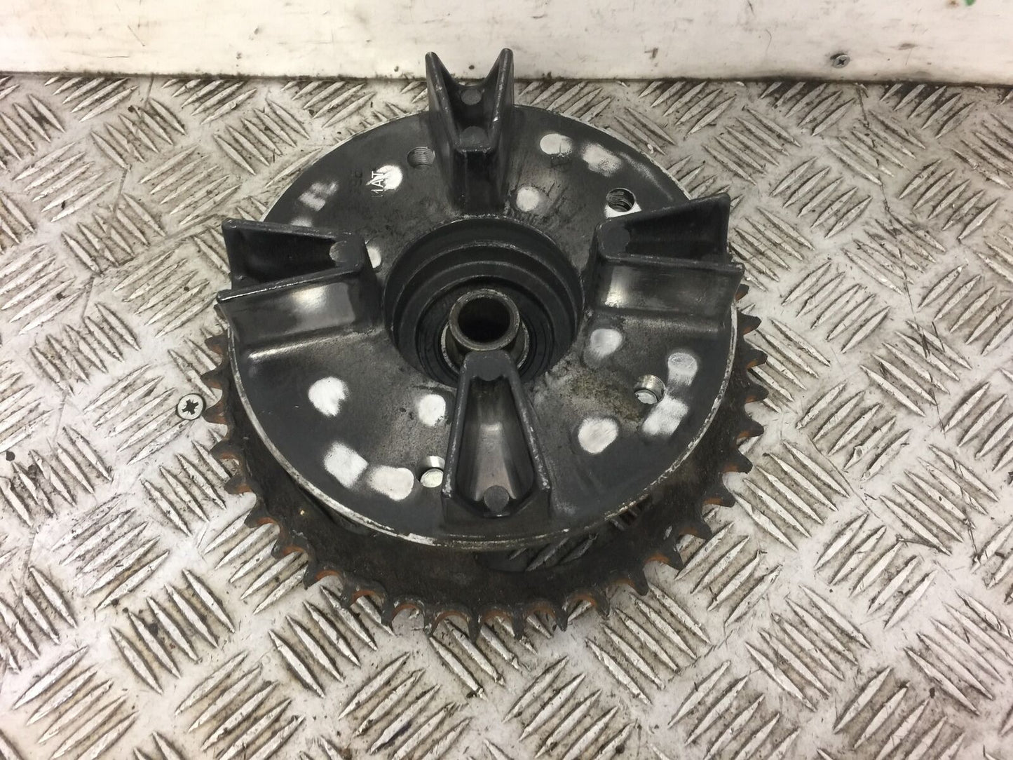 HONDA CBR1100 CBR 1100 BLACKBIRD SPROCKET CARRIER YEAR 1998 (CARBED) STOCK 442