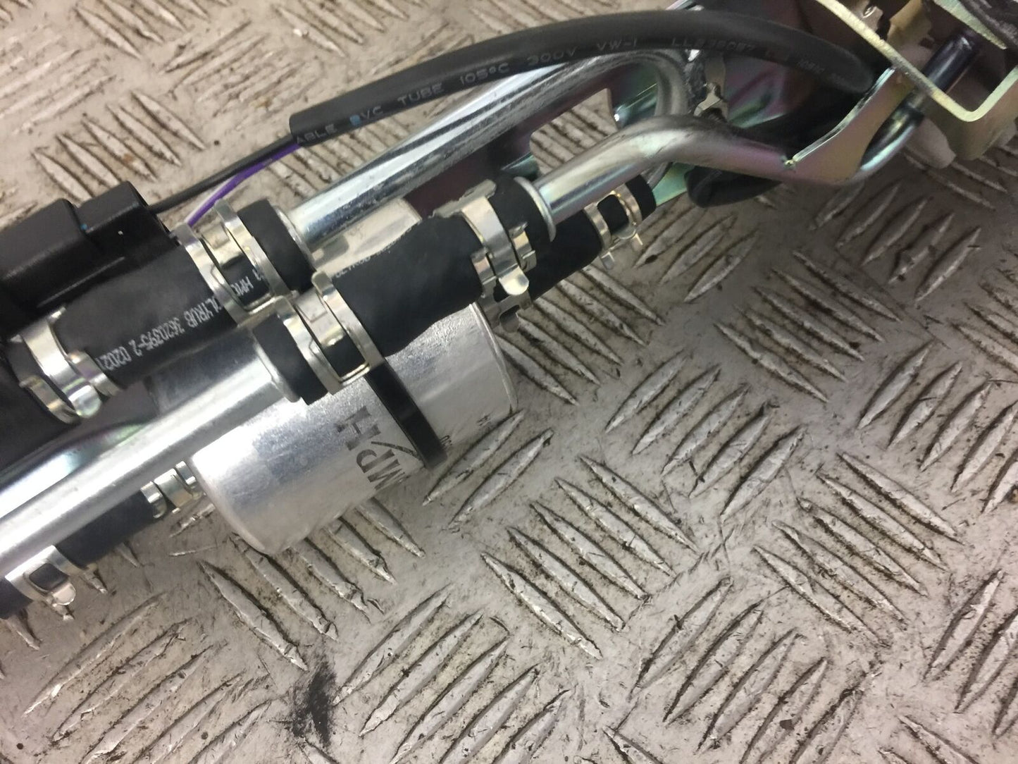 TRIUMPH TROPHY 1215 SE PETROL PUMP YEAR 2012-2017 (STOCK 567)