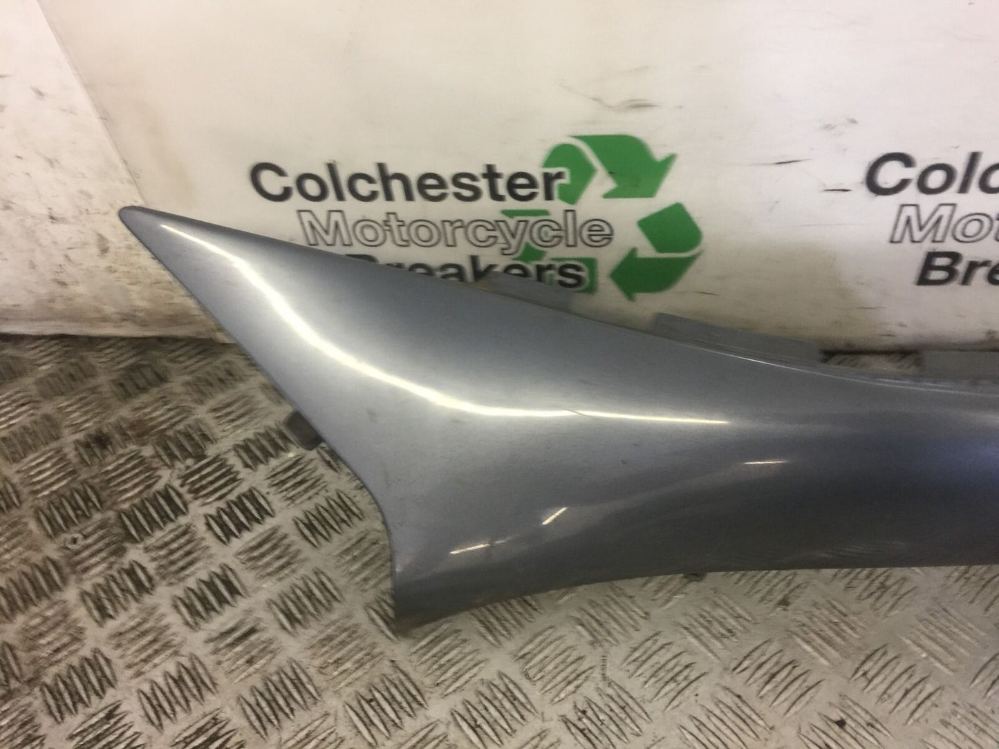 YAMAHA XJ600 XJ 600 DIVERSION LEFT SEAT PANEL 1995-1997 (STOCK 561)