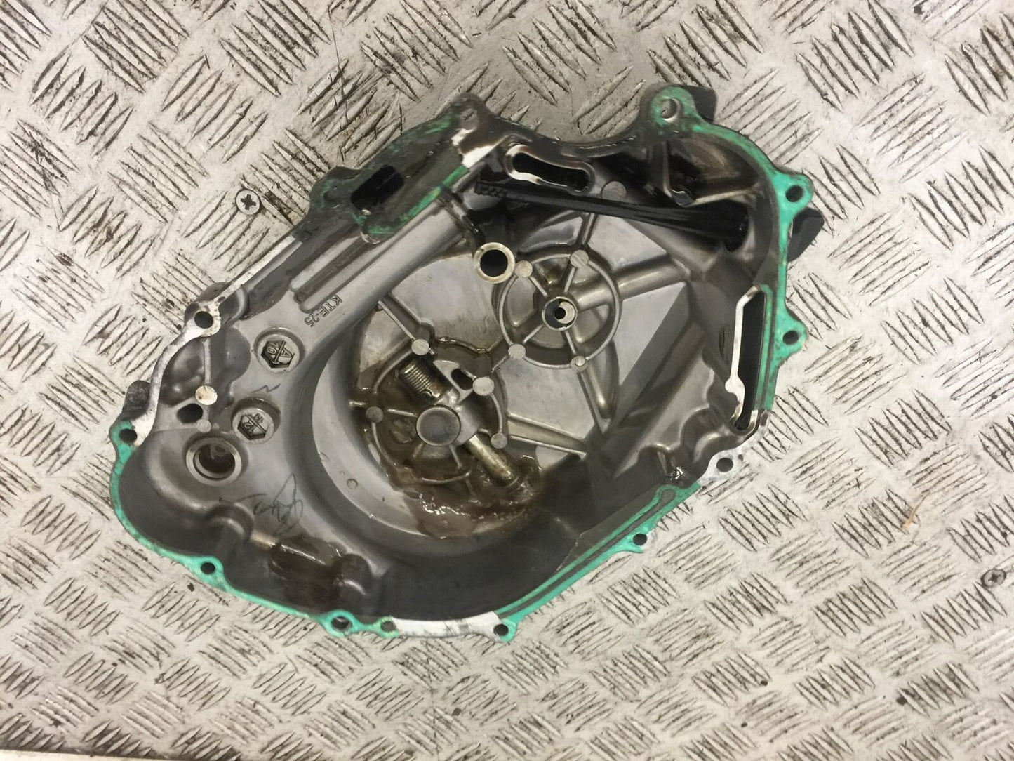 HONDA CBF125 CBF 125 CLUTCH COVER YEAR 2011 (STOCK 614)