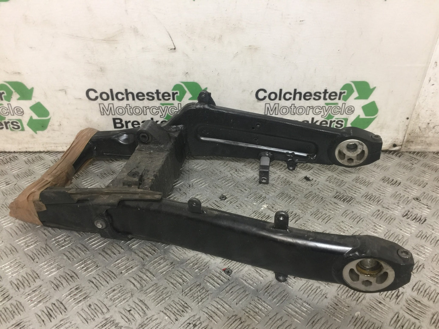 KAWASAKI Z1000 SX SWINGARM YEAR 2011 (STOCK 796)