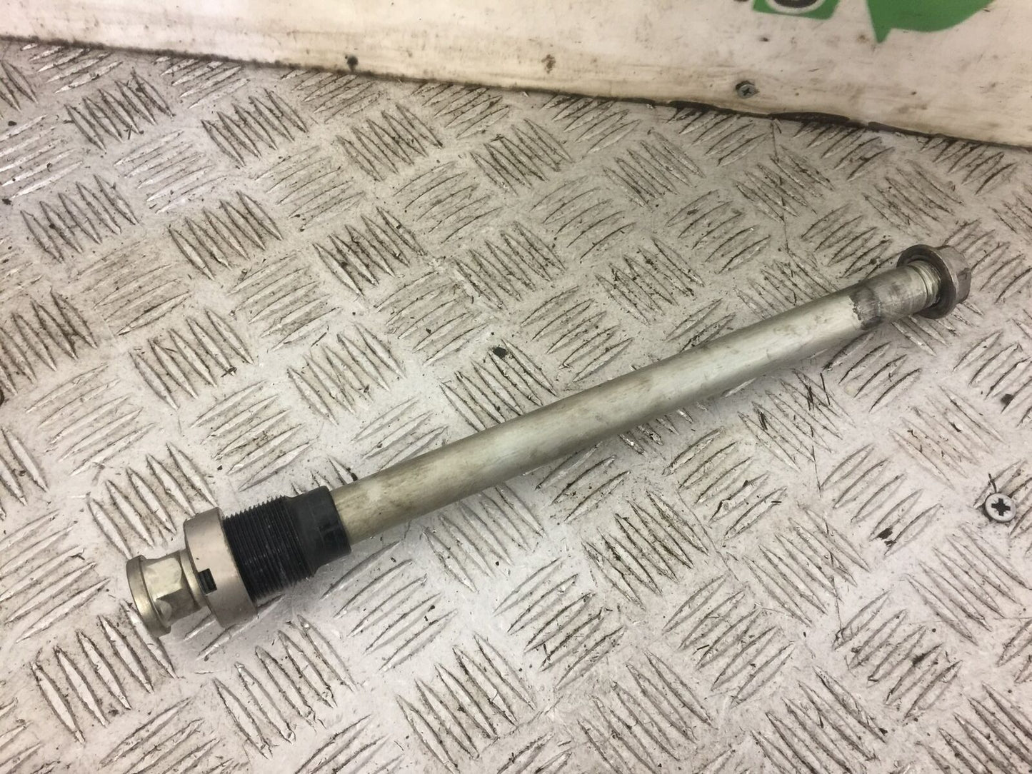 KAWASAKI Z1000 SX SWINGARM SPINDLE YEAR 2017 (STOCK 668)