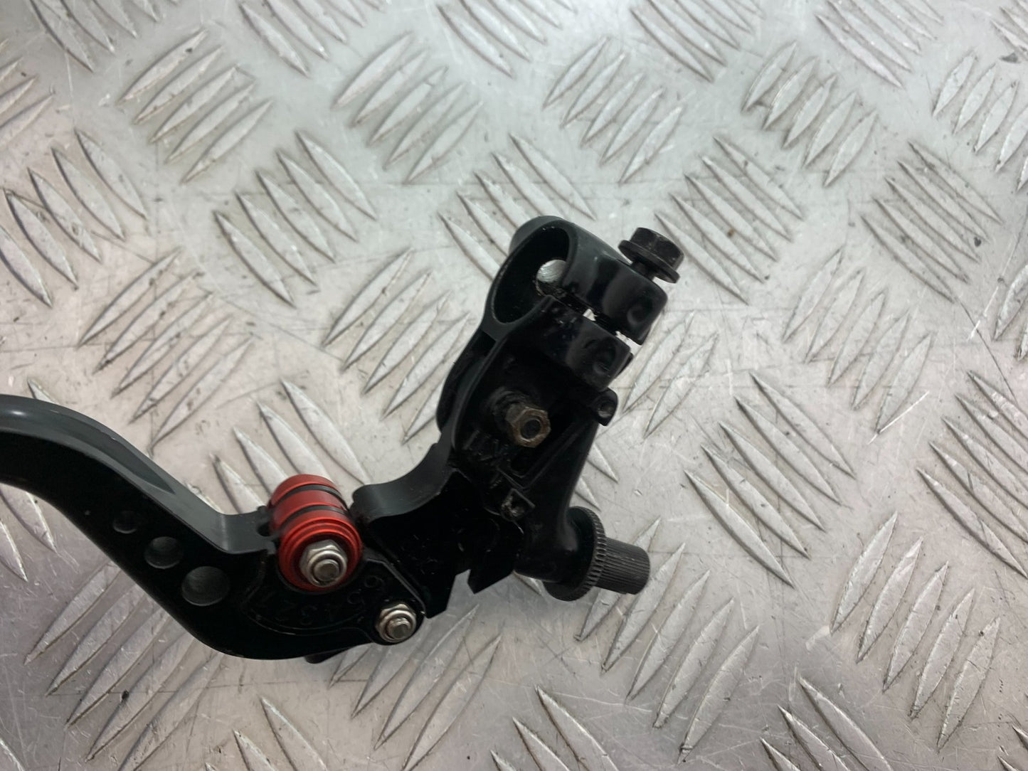 KTM DUKE 390 CLUTCH LEVER AND BRACKET YEAR 2017- 2023 (CMB1314)