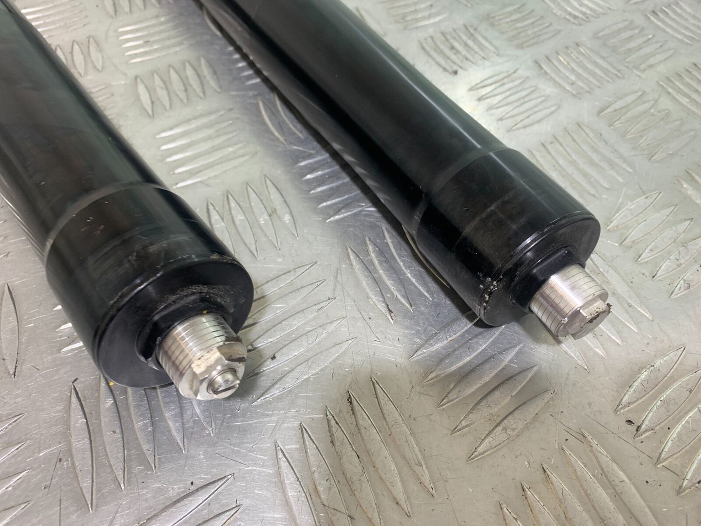 YAMAHA XSR900 XSR 900 FORKS YEAR 2021-2022 (CMB1073)