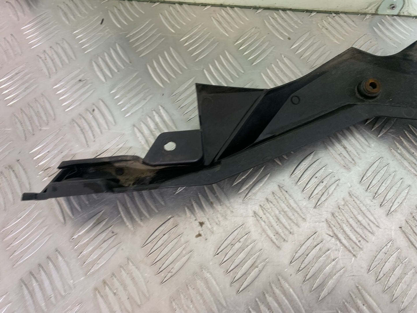 SUZUKI DL 650 V-STROM RIGHT SIDE INFILL PANEL YEAR 2020 (CMB1117)