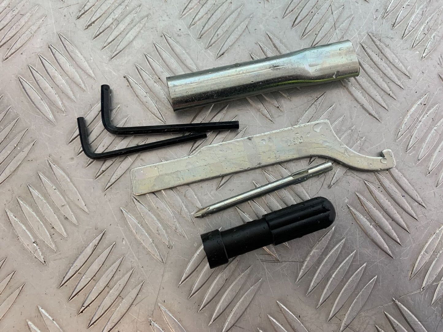 KAWASAKI NINJA 400 EX 400 TOOL KIT YEAR 2024 (CMB 1075)