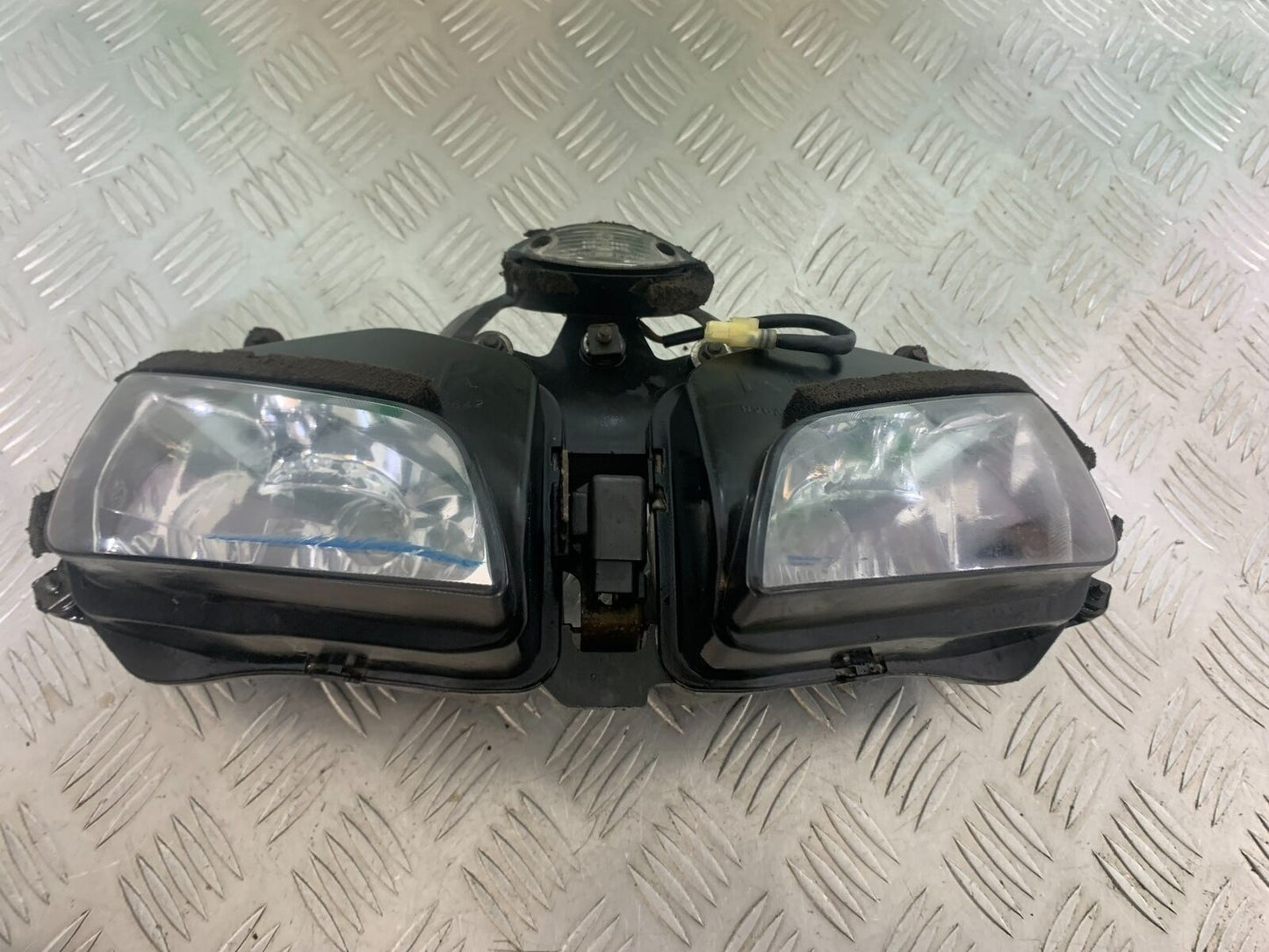 HONDA CBR600 CBR 600 RR HEADLIGHT YEAR 2003-2004 CMB1086)