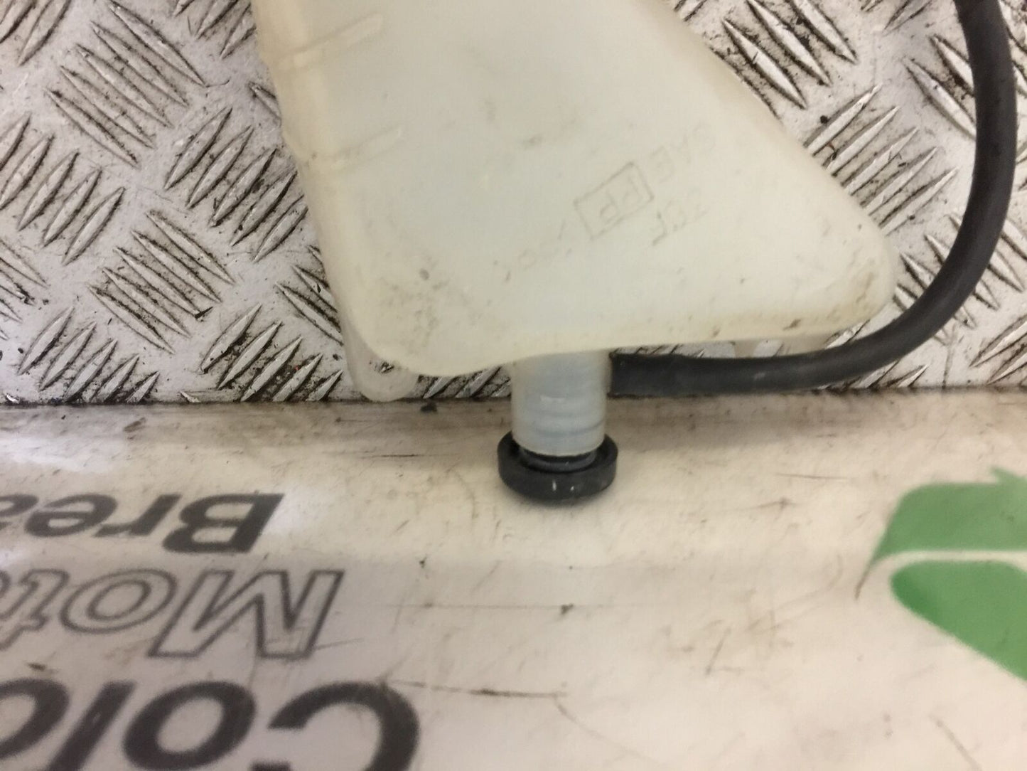 SUZUKI GSXR600 GSXR 600K1 K2 COOLANT BOTTLE YEAR 2000