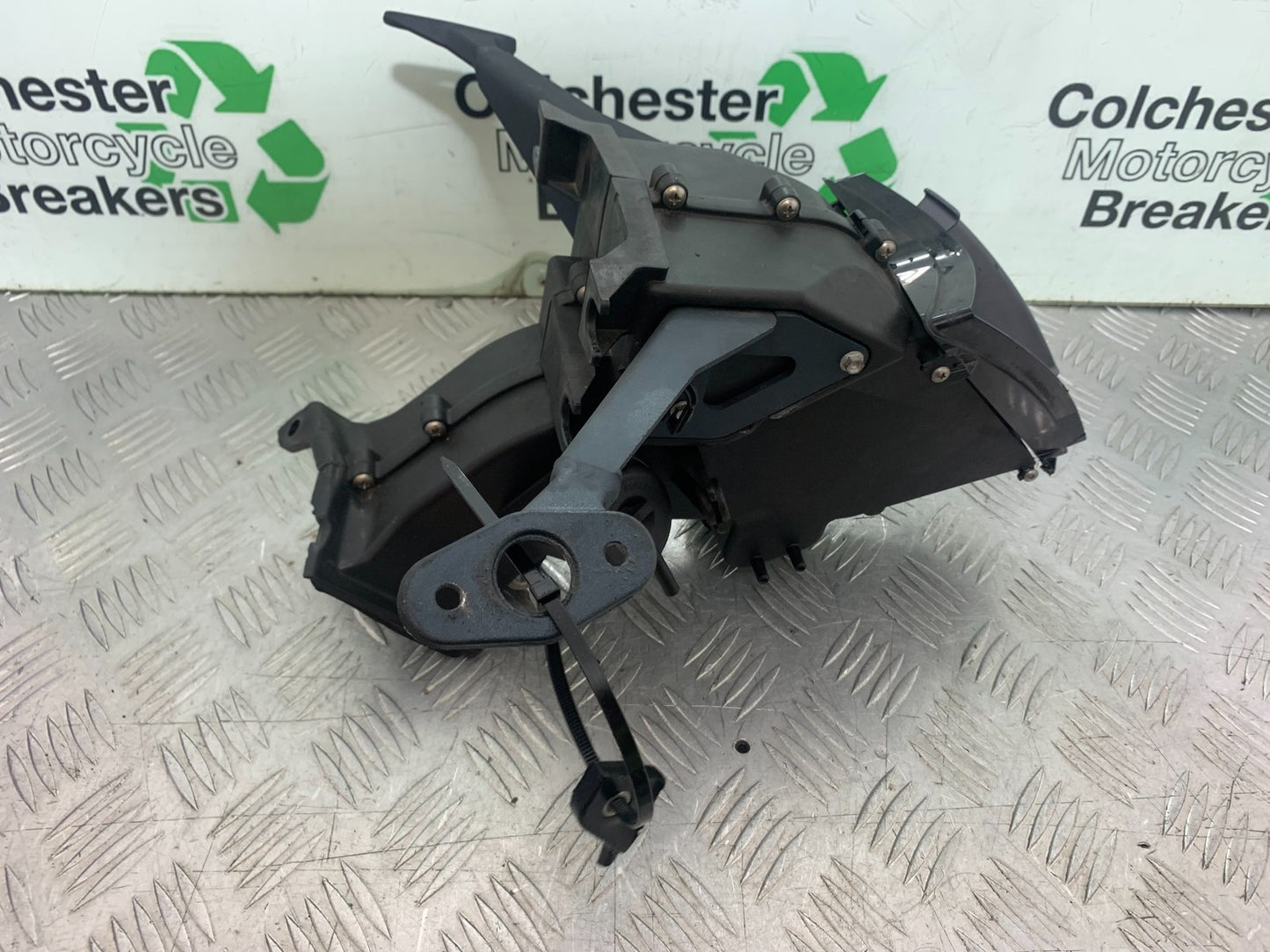 APRILIA RSV1000 R FACTORY MILLE FAIRING BRACKET 2004-09 (CMB1203)