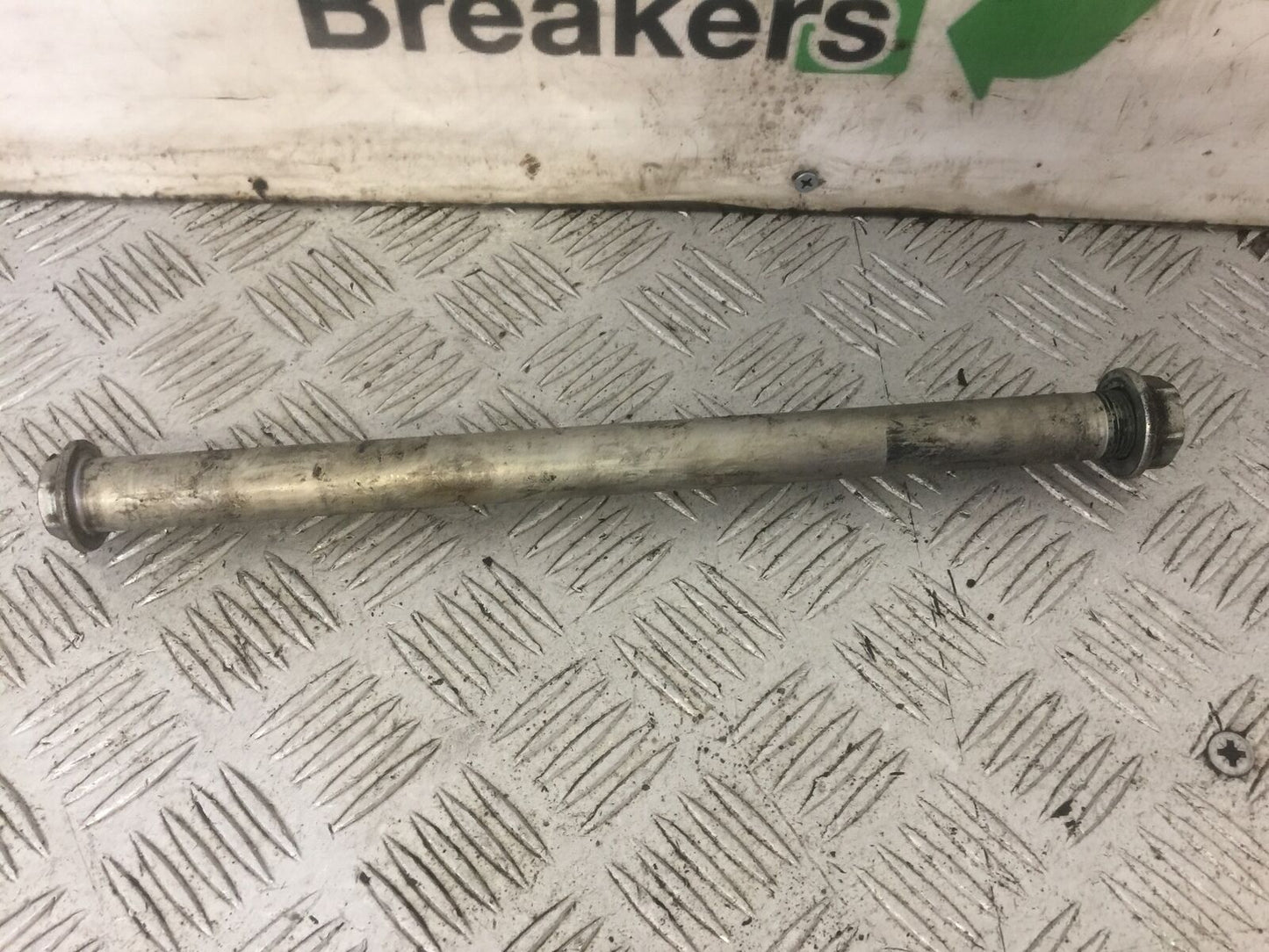 KAWASAKI NINJA 650 SWINGARM SPINDLE YEAR 2020 (STOCK 726)