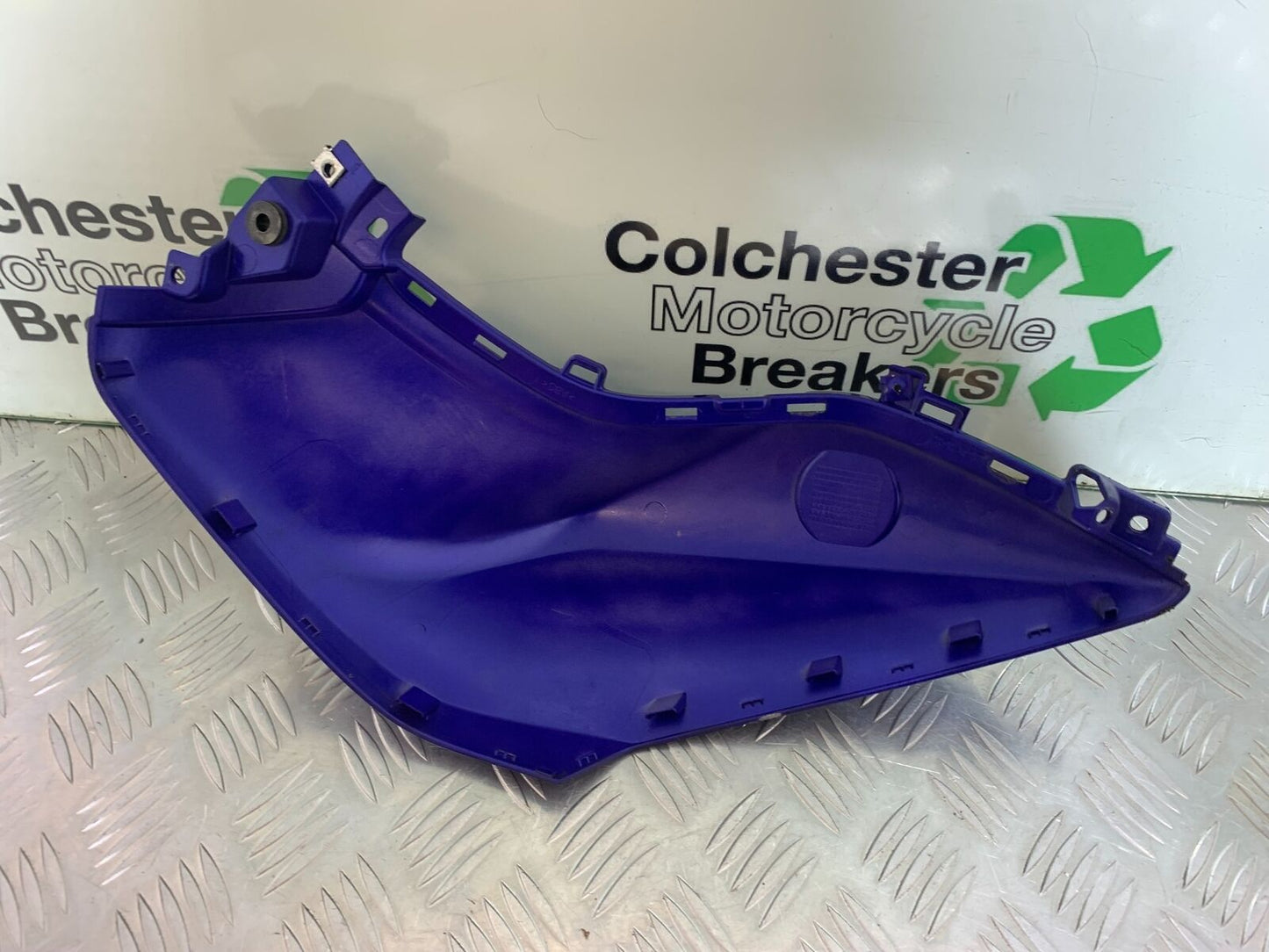 YAMAHA MT 125 MT125 RIGHT TANK PANEL YEAR 2021-2024 ABS (CMB1010)