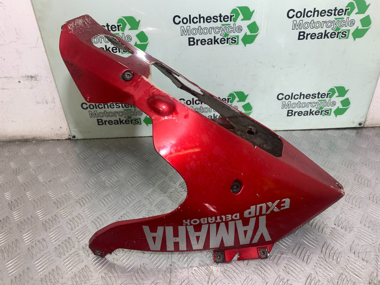 YAMAHA YZF1000 THUNDERACE BELLYPAN YEAR 1997-2000 (CMB1204)