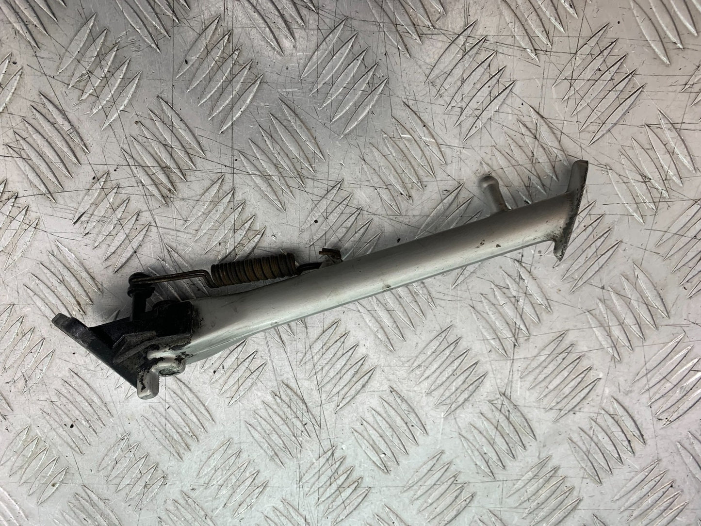 TRIUMPH 955i DAYTONA SIDE STAND AND BRACKET YEAR 2002-2006 (CMB1229)