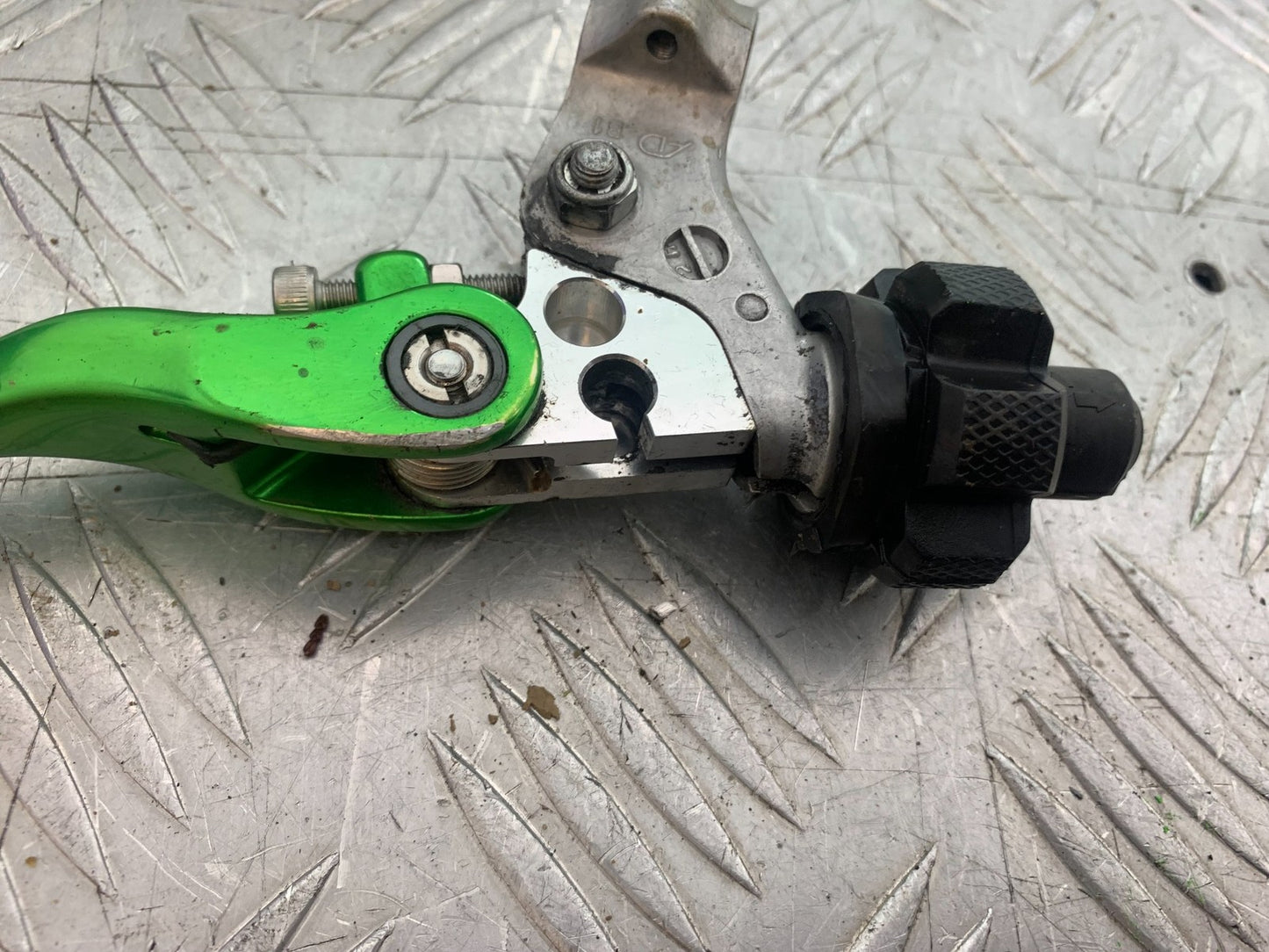 KAWASAKI KXF450 KXF 450 CLUTCH LEVER AND BRACKET YEAR 2013 CMB1217)