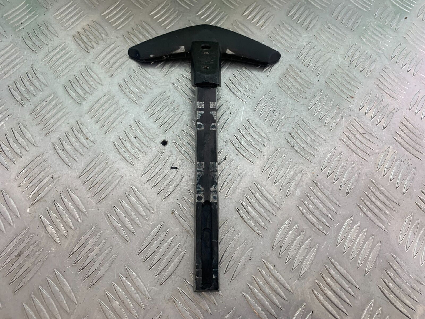 DUCATI DIAVEL 1200 GRAB RAIL YEAR 2014-17 (CMB1054)