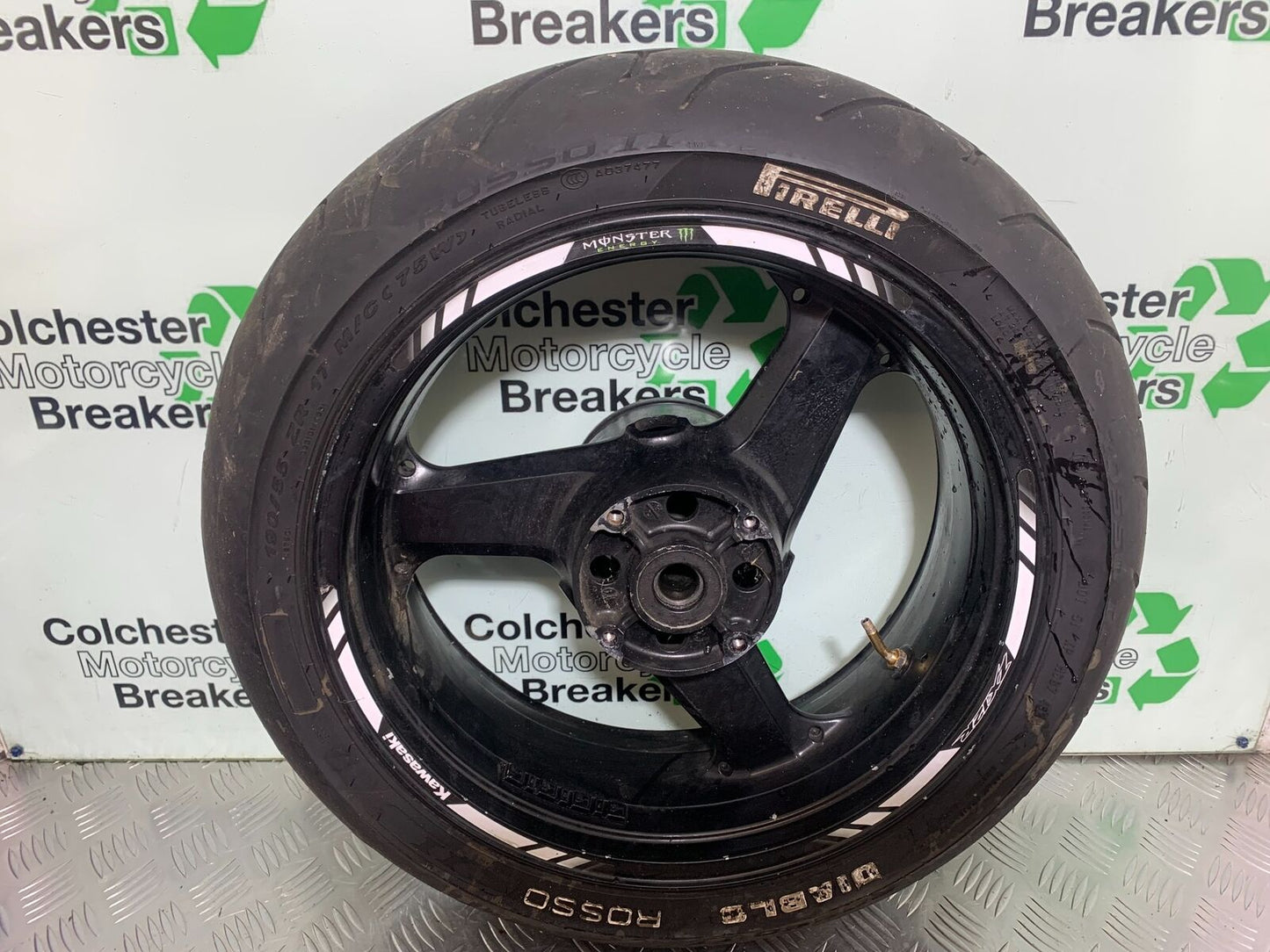 KAWASAKI ZX12R ZX12 REAR WHEEL YEAR 2000-01 (CMB1038)