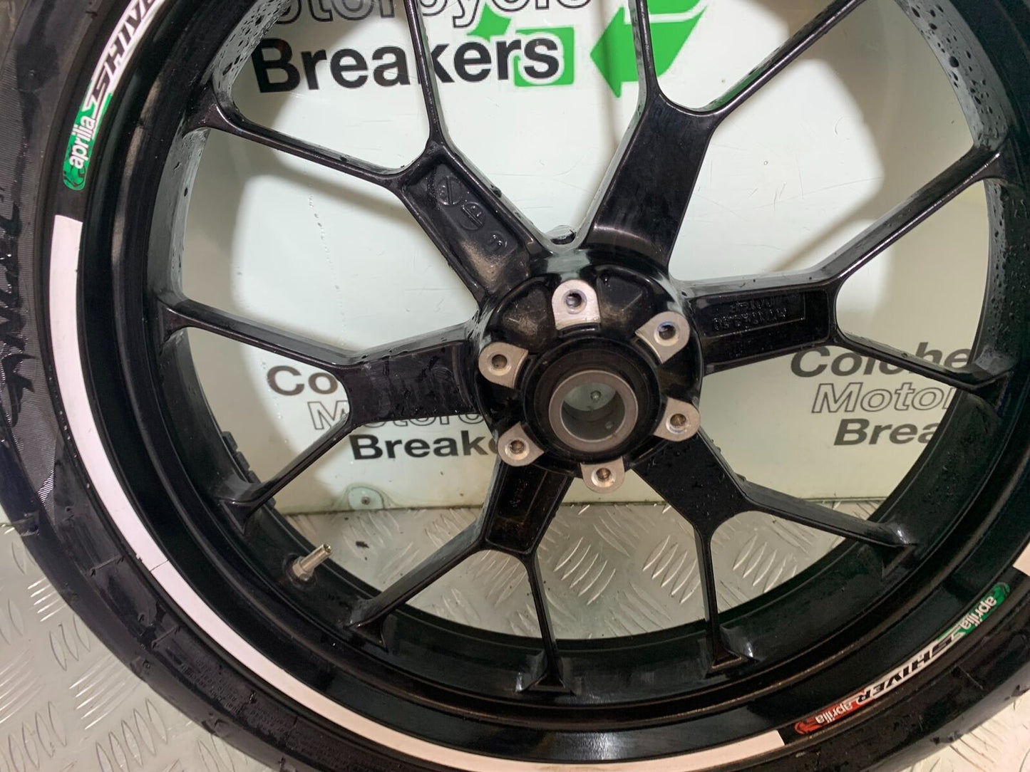 APRILIA SL750 SL 750 SHIVER FRONT WHEEL YEAR 2012 (CMB1074)