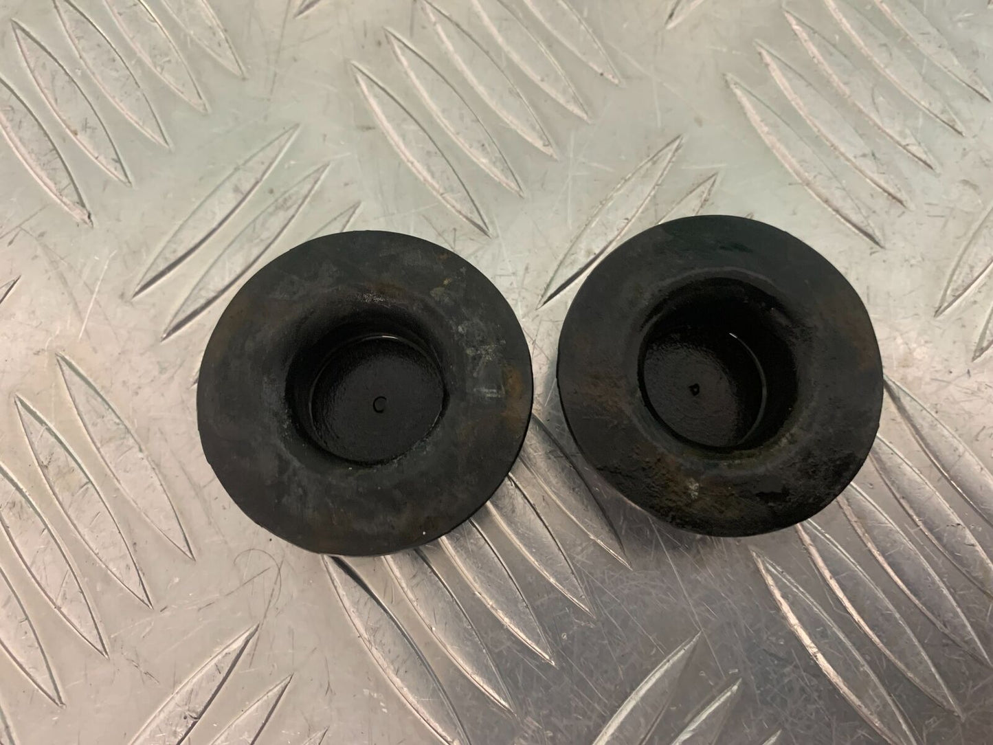 YAMAHA TDR250 TDR 250 PETROL TANK RUBBERS YEAR 1988-1992 (STOCK 976)